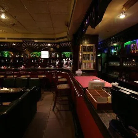 Lounge or bar in Claridge Hotel