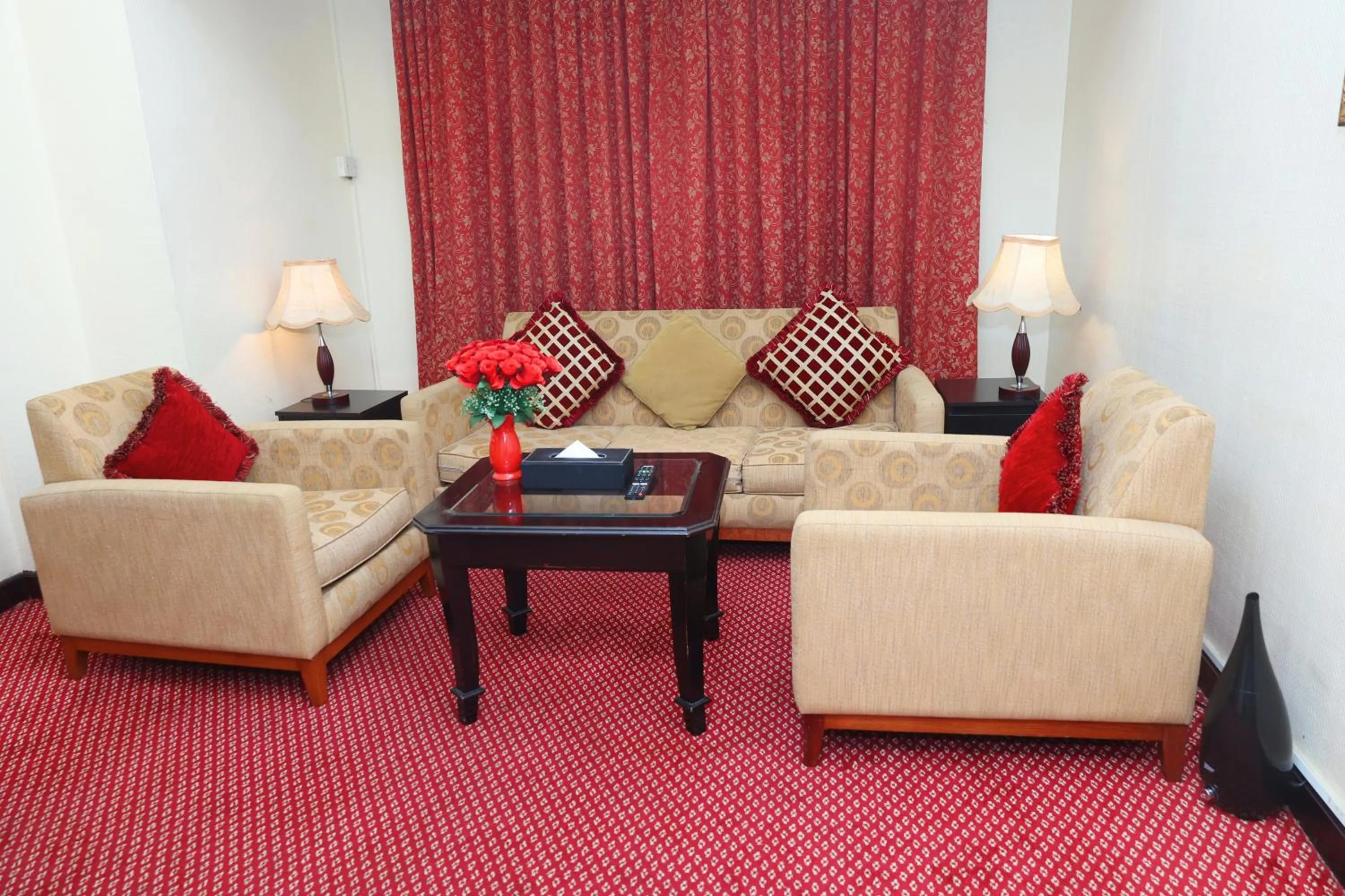 Living room in Claridge Hotel