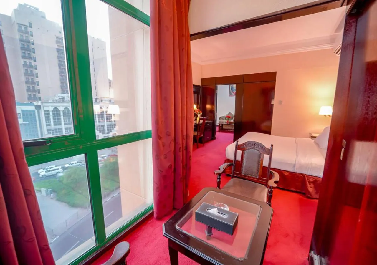 Bedroom, Bed in Claridge Hotel Dubai