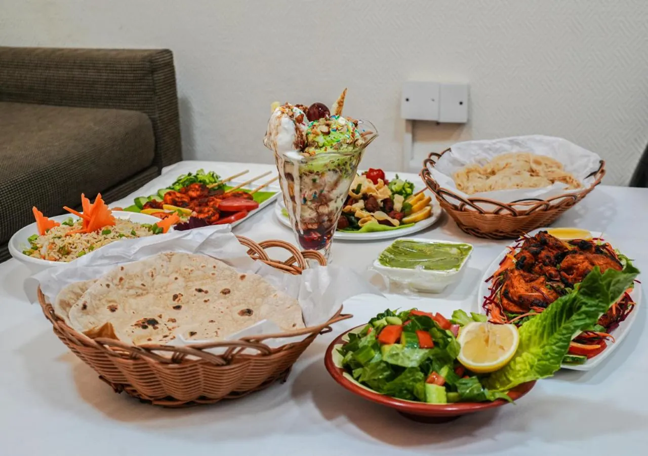 Restaurant/places to eat in Claridge Hotel Dubai