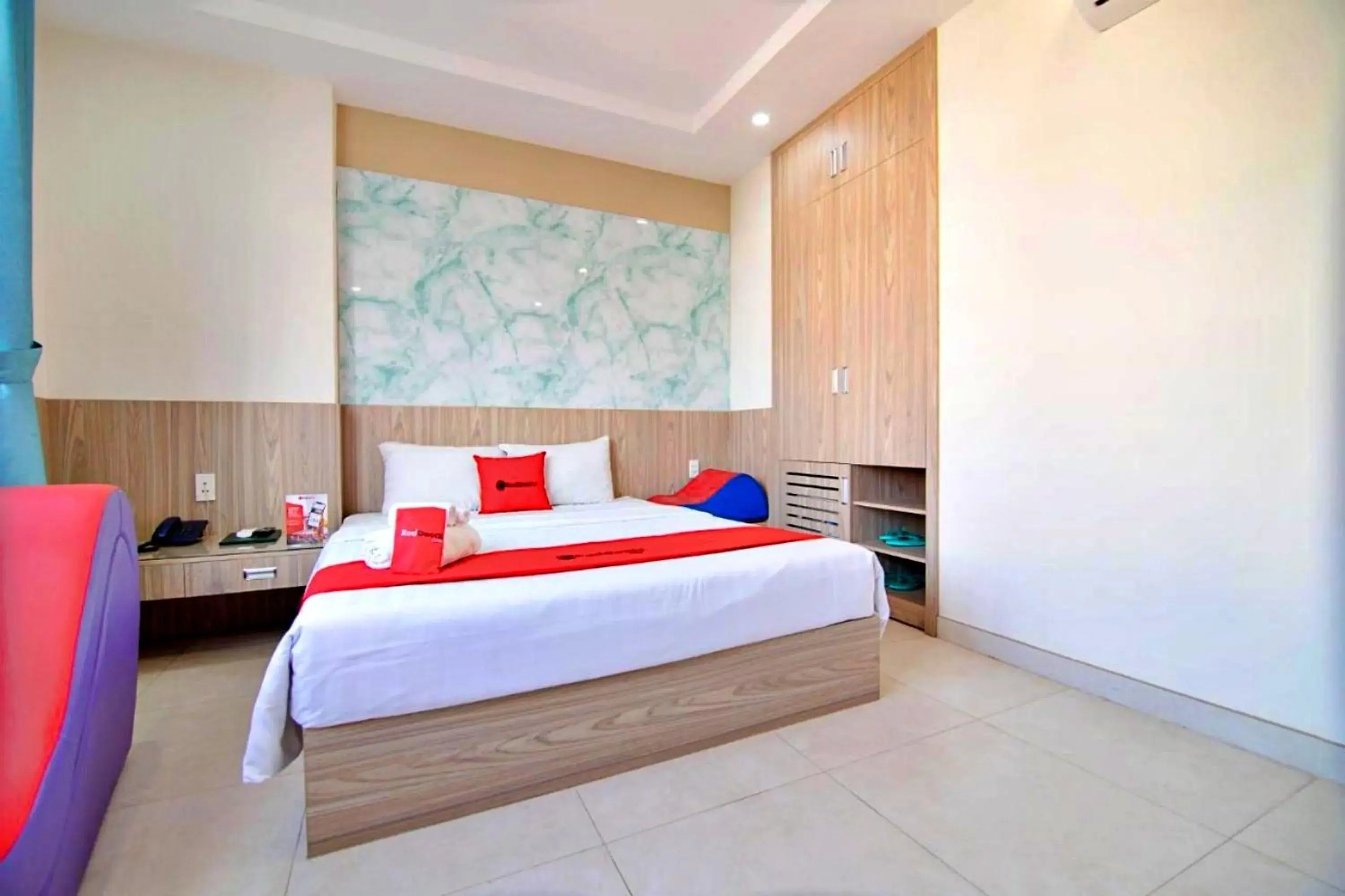 Bed in HANZ Love Hotel Tran Binh Trong Bed in HANZ Love Hotel Tran Binh Trong