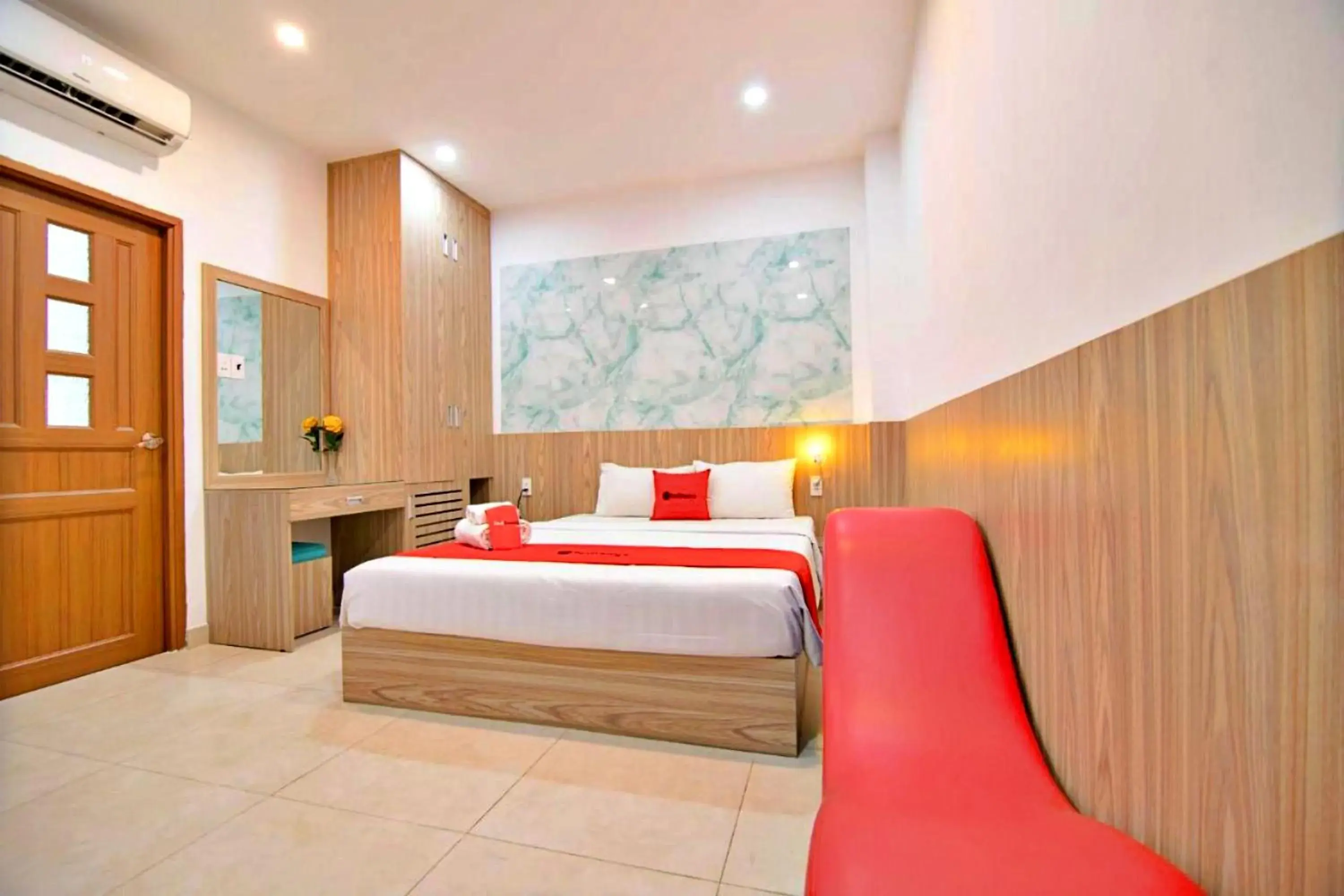 Bed in HANZ Love Hotel Tran Binh Trong Bed in HANZ Love Hotel Tran Binh Trong
