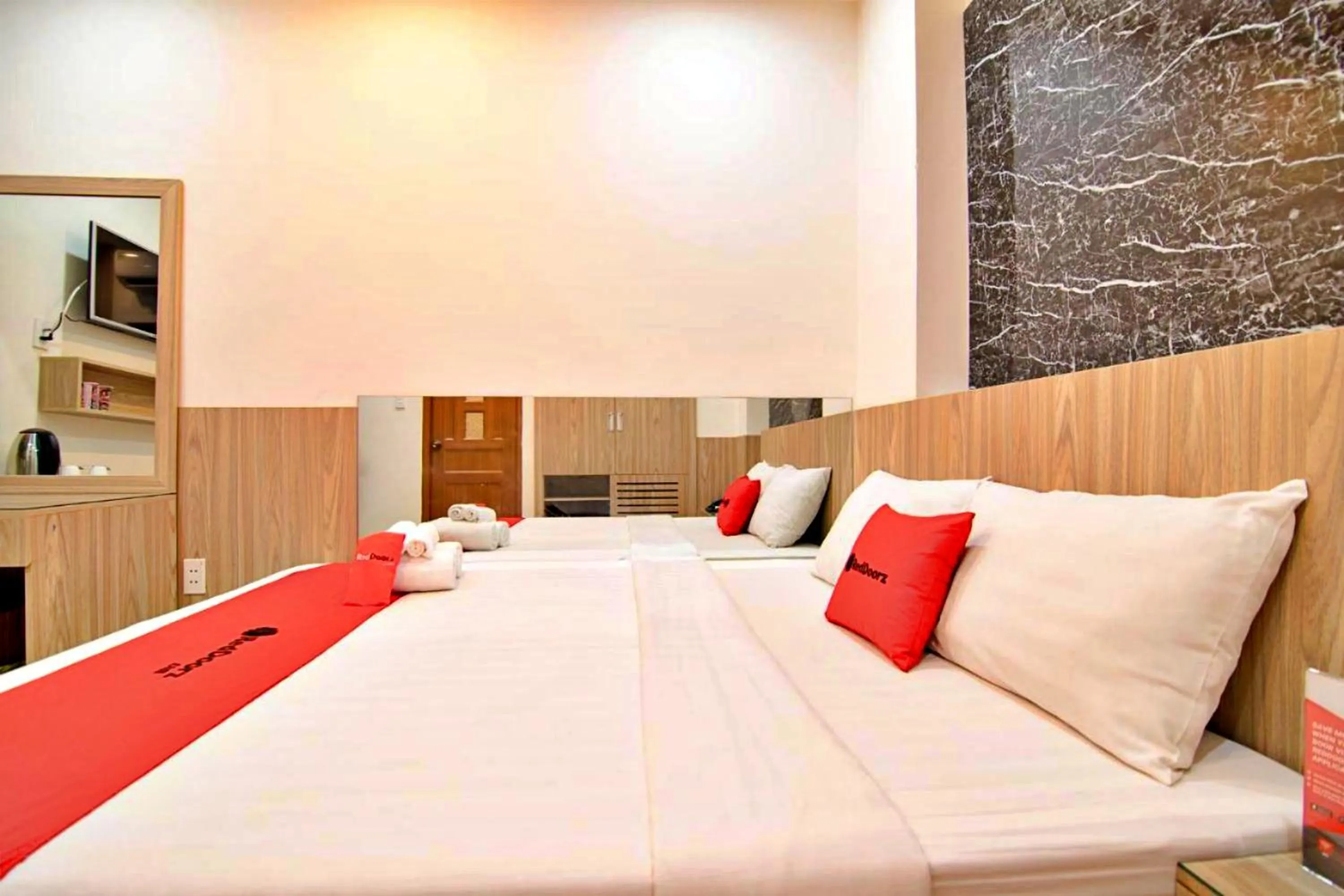 Bed in HANZ Love Hotel Tran Binh Trong