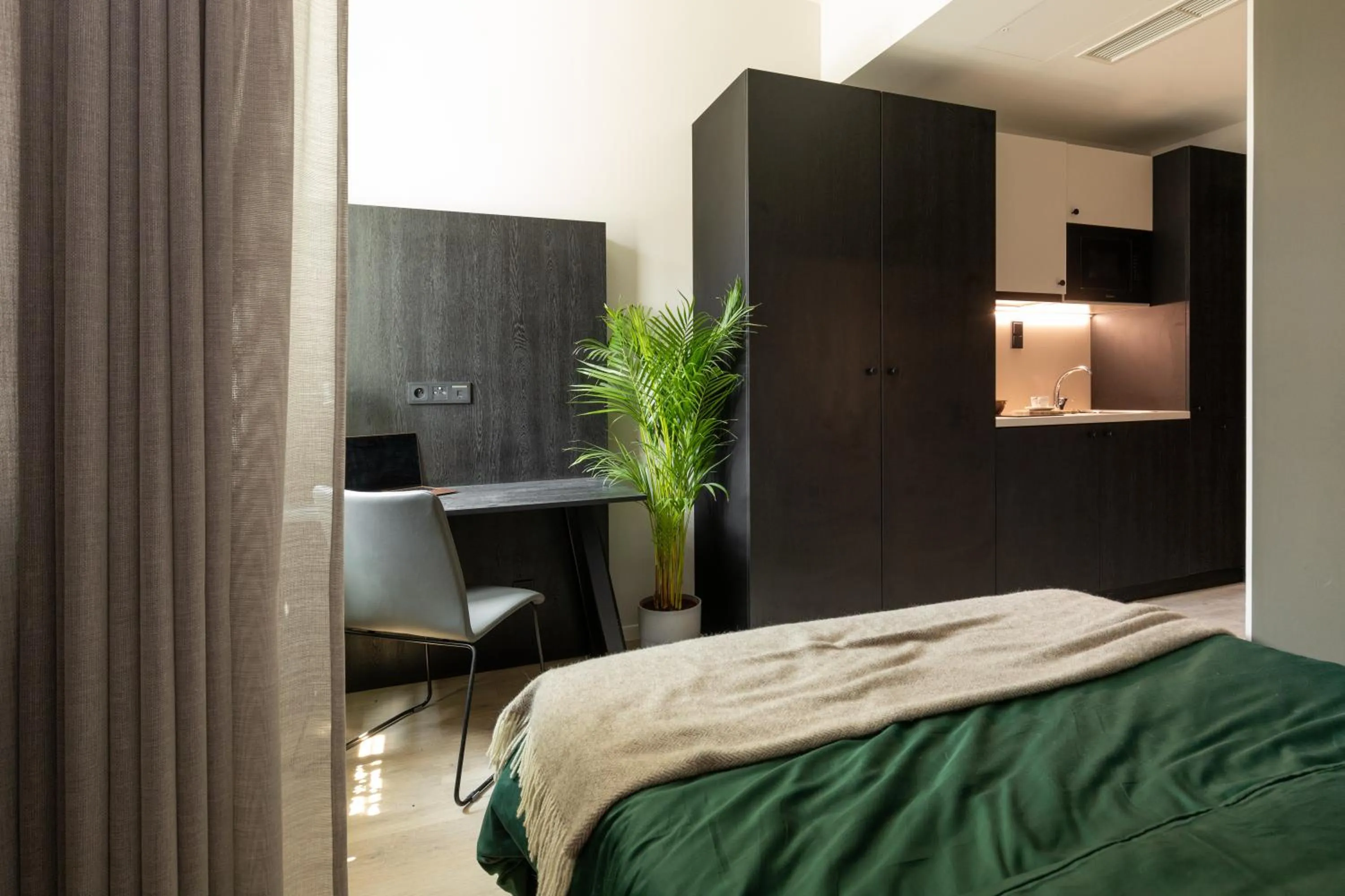Bed in MILESTONE Krakow Center Premium Living by Tribera
