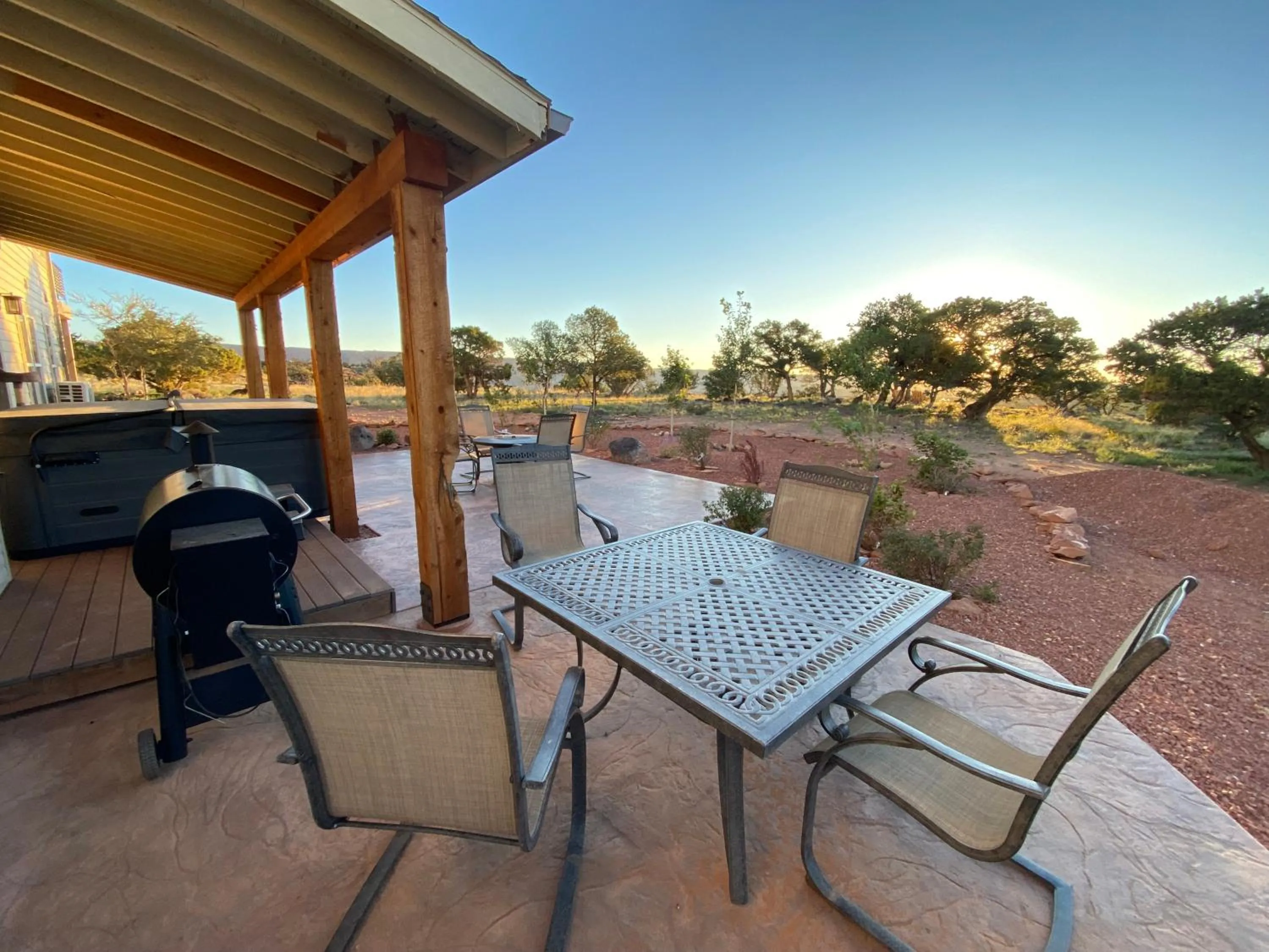 Patio in SkyRidge Inn
