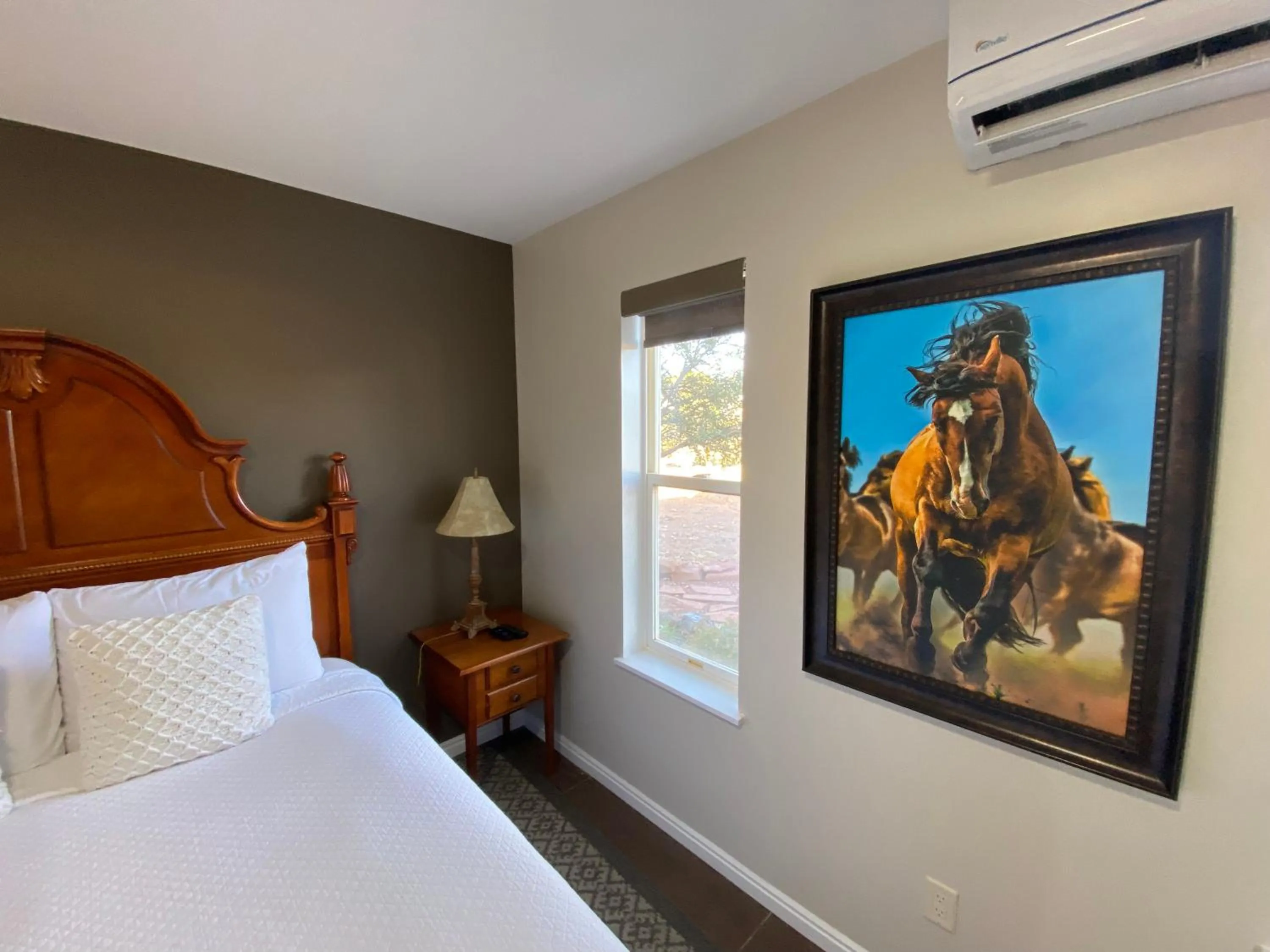 Decorative detail, Bed in SkyRidge Inn