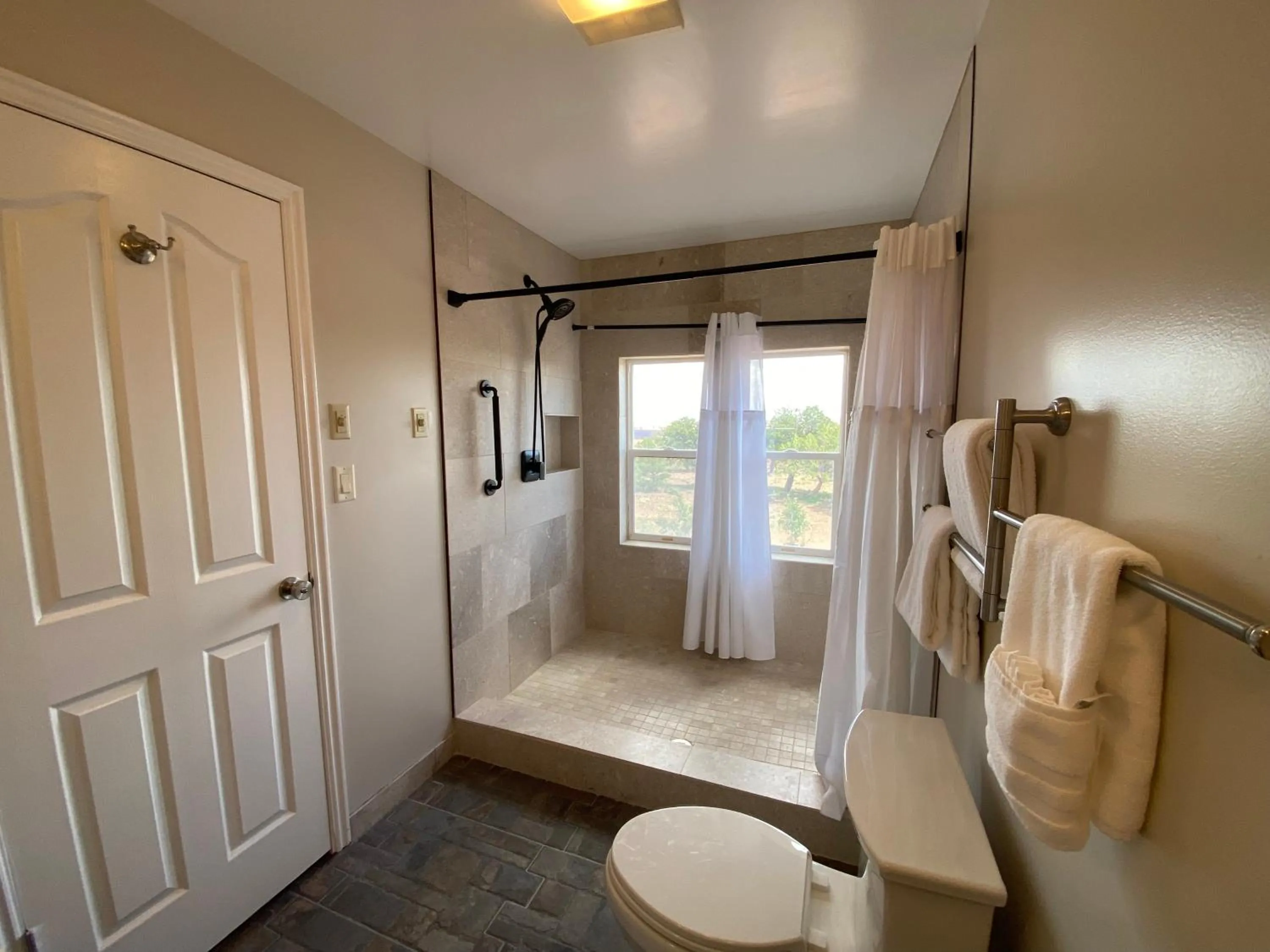 Shower in SkyRidge Inn