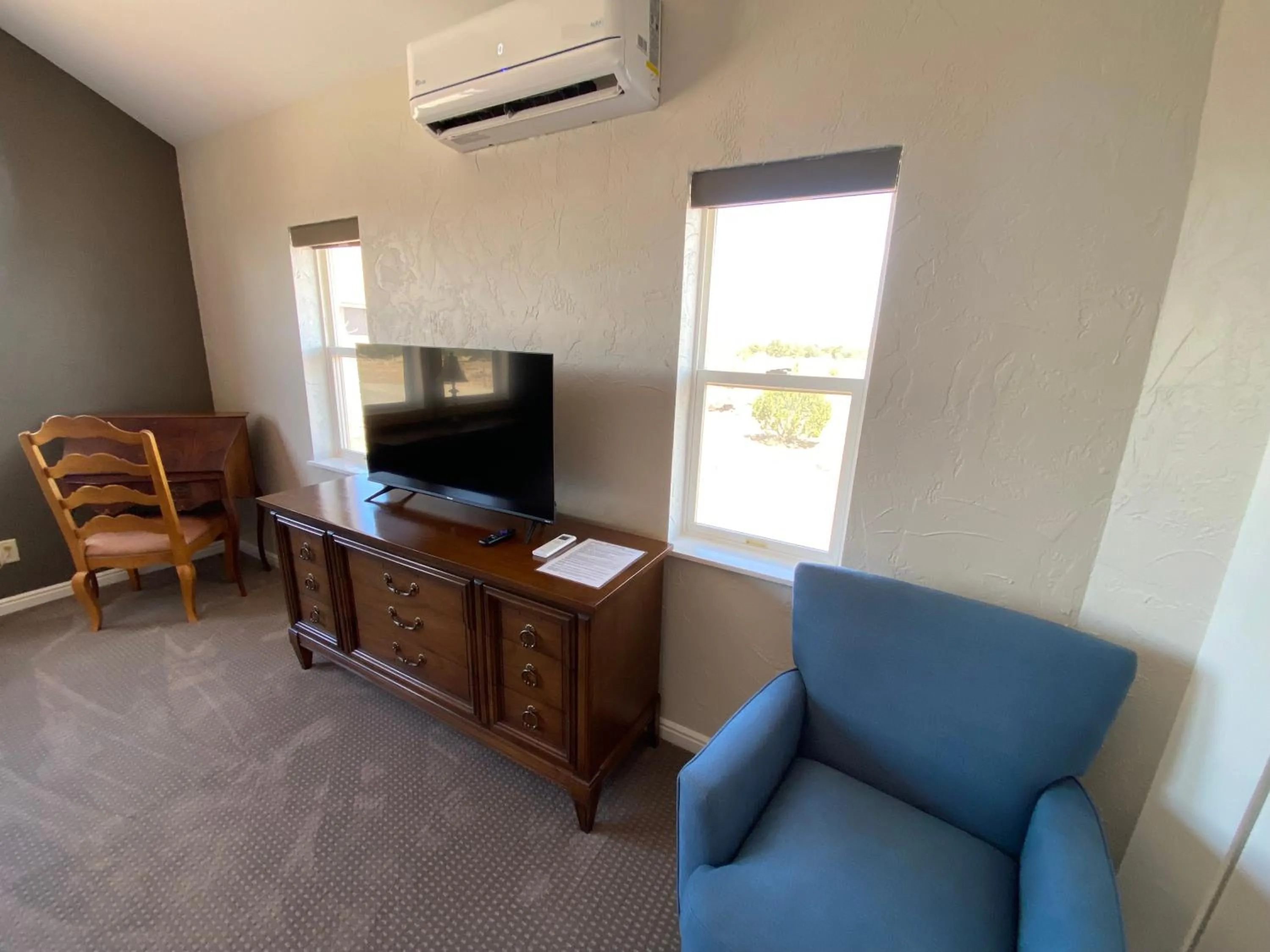 Bedroom in SkyRidge Inn