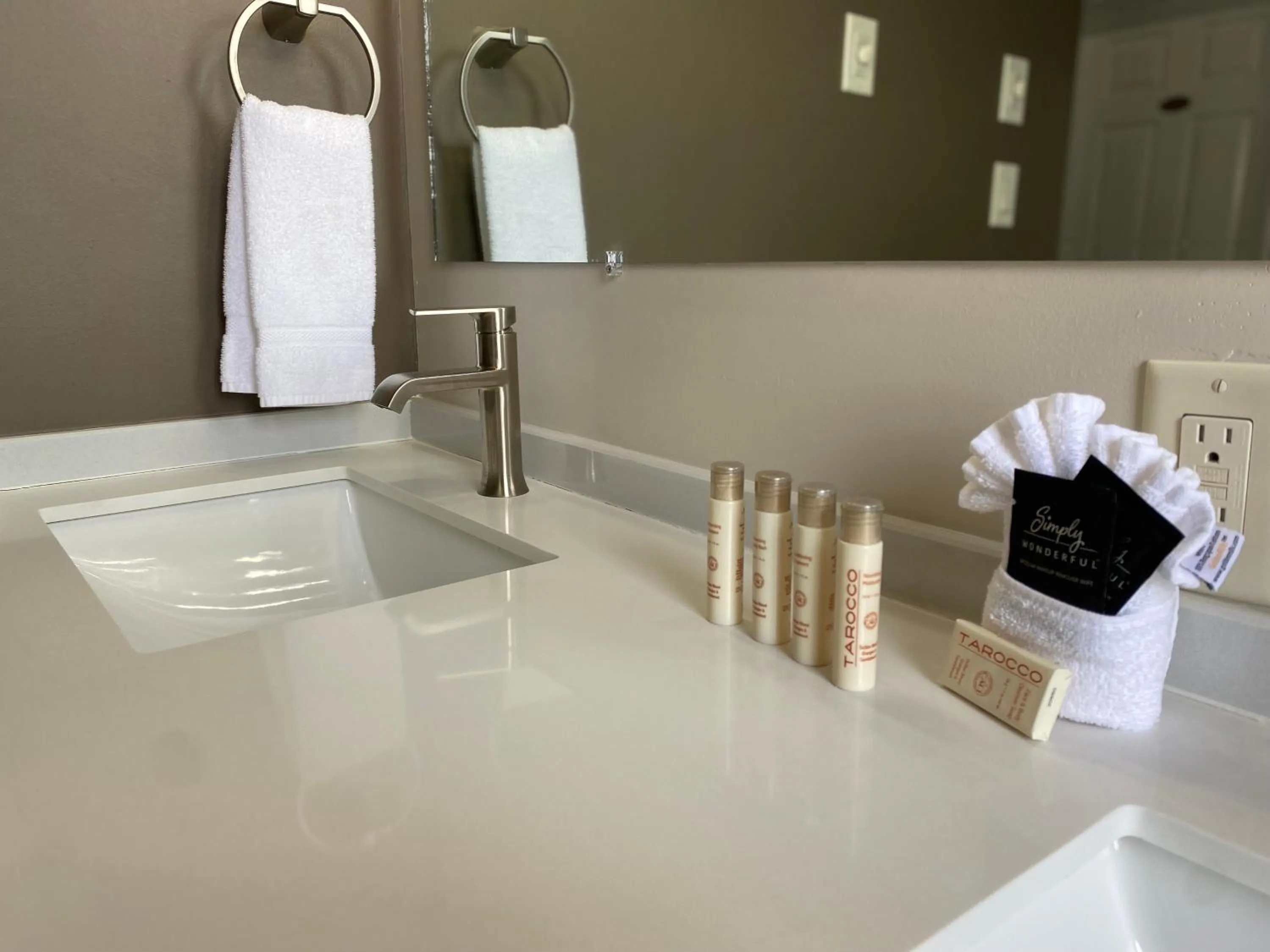 Bathroom in SkyRidge Inn