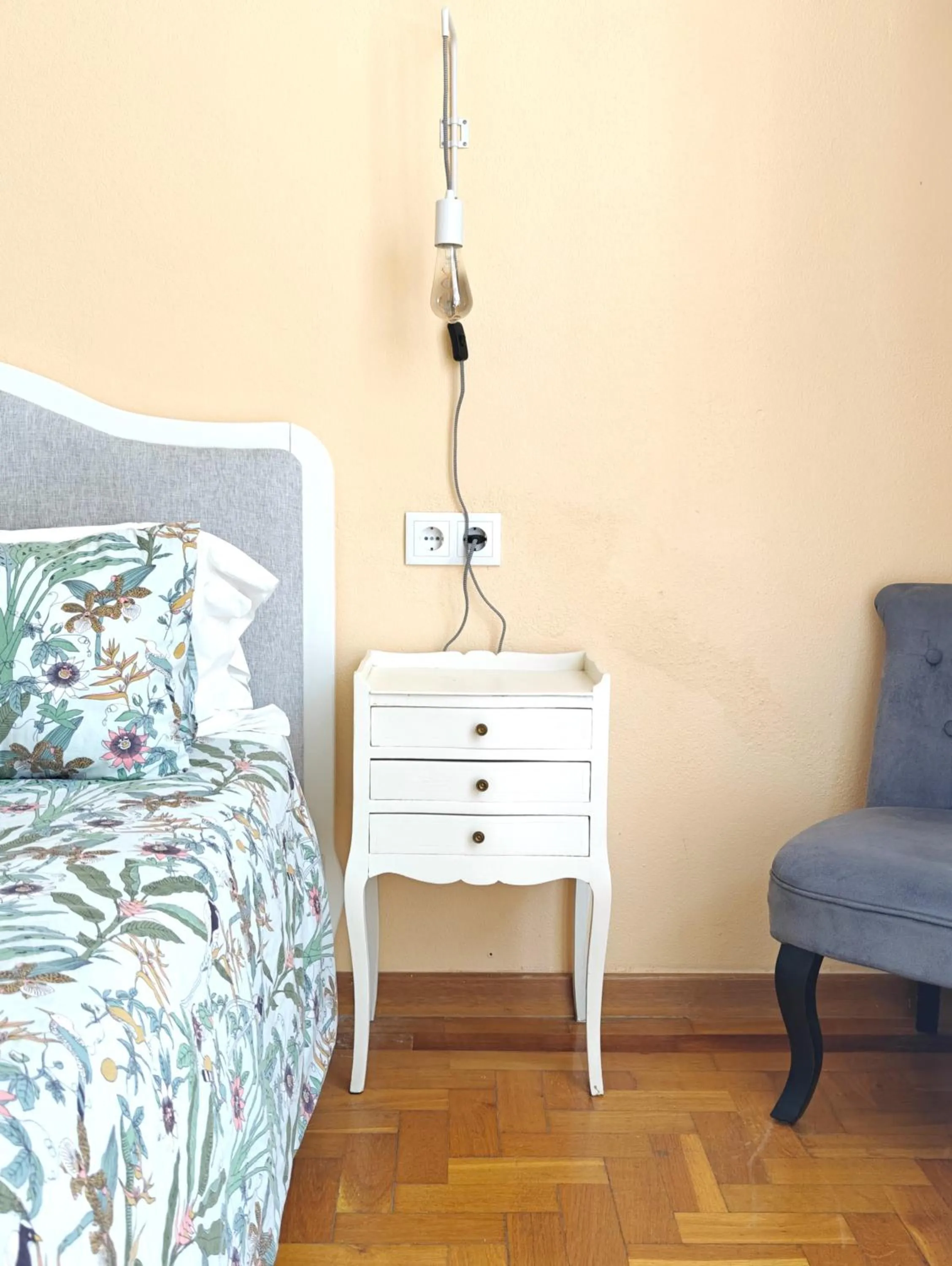 Bedroom, Bed in Sunlight House