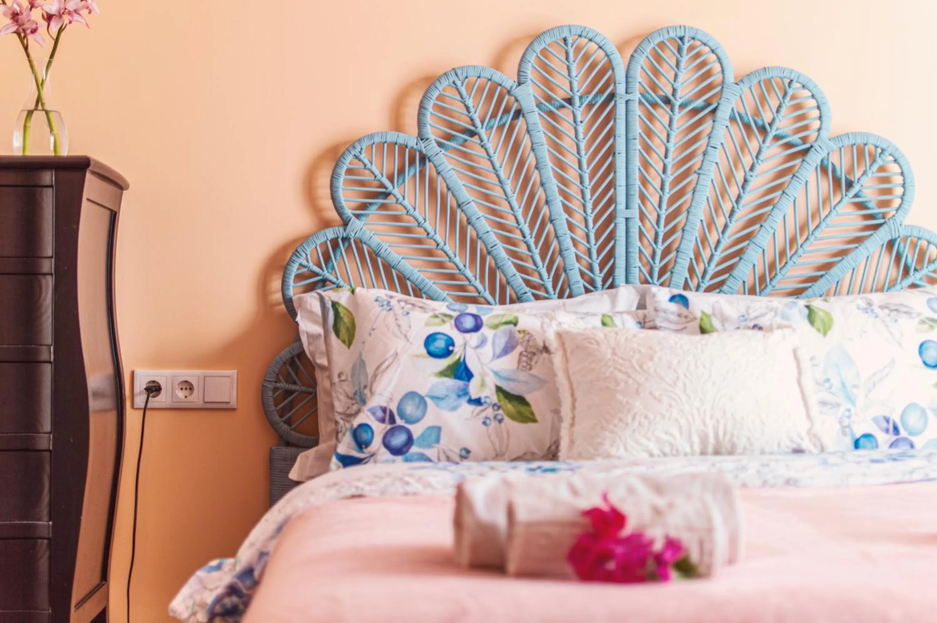 Bedroom, Bed in Sunlight House