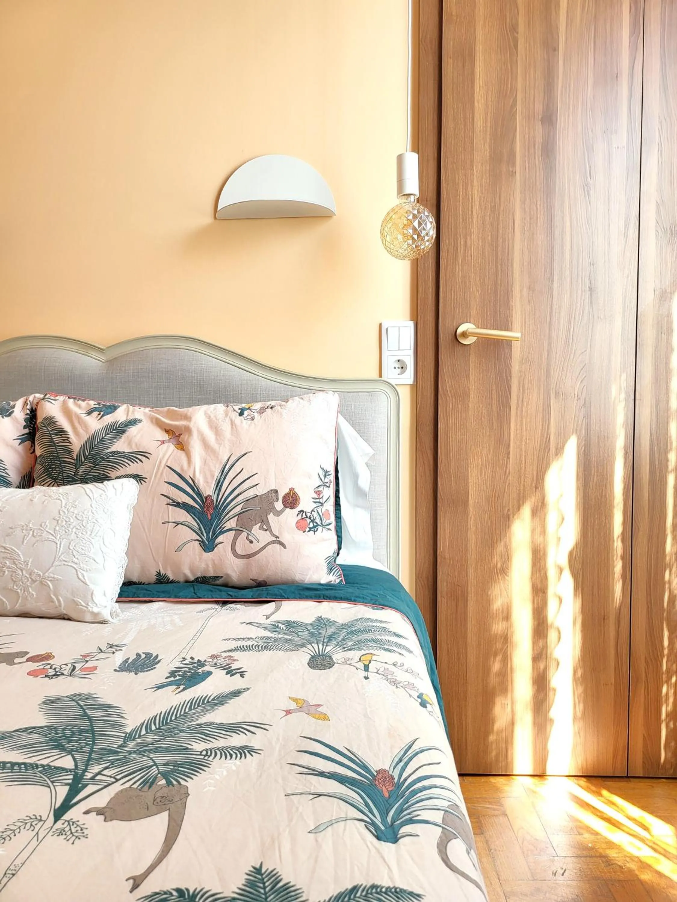 Bedroom, Bed in Sunlight House