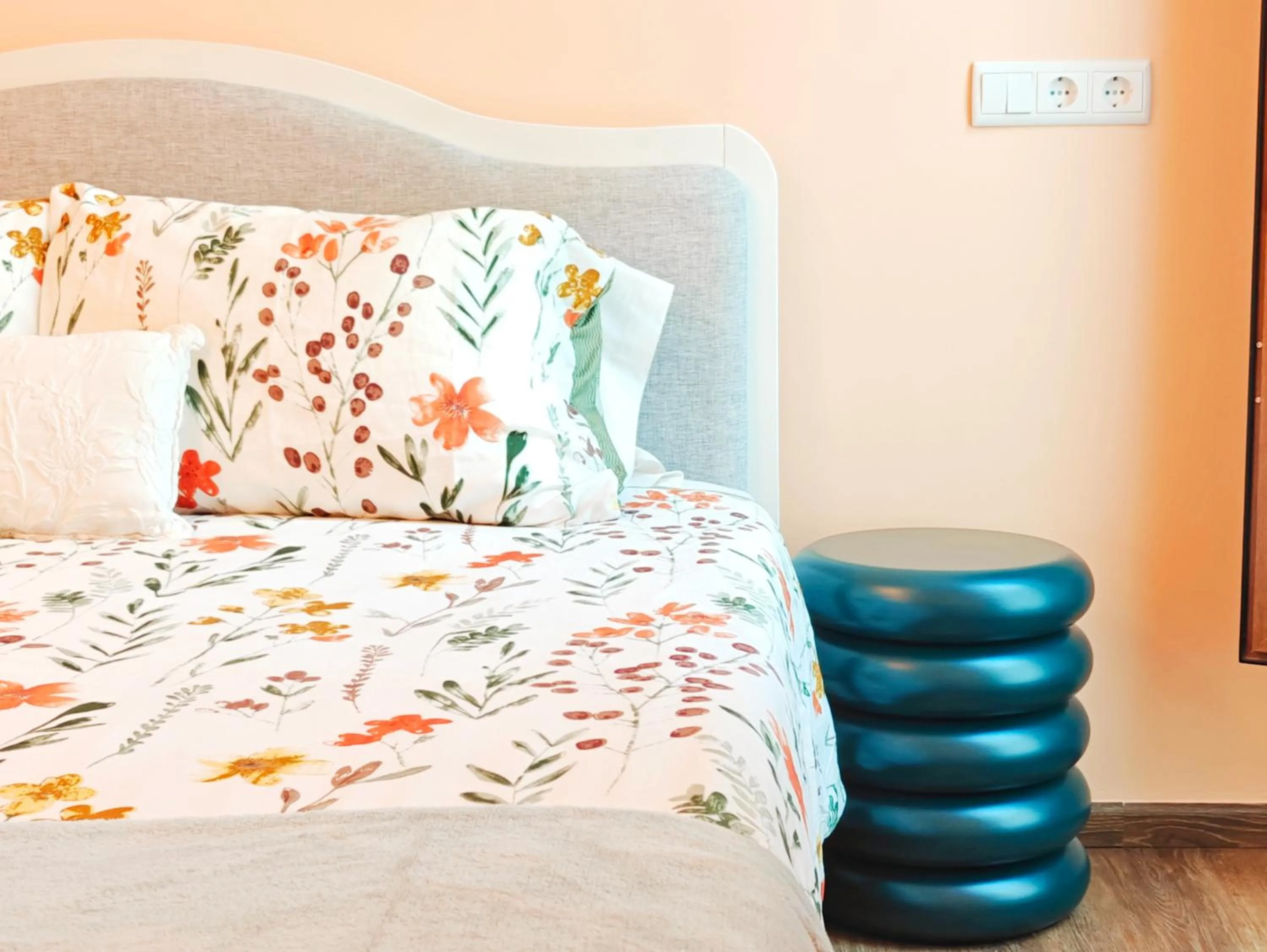 Bedroom, Bed in Sunlight House