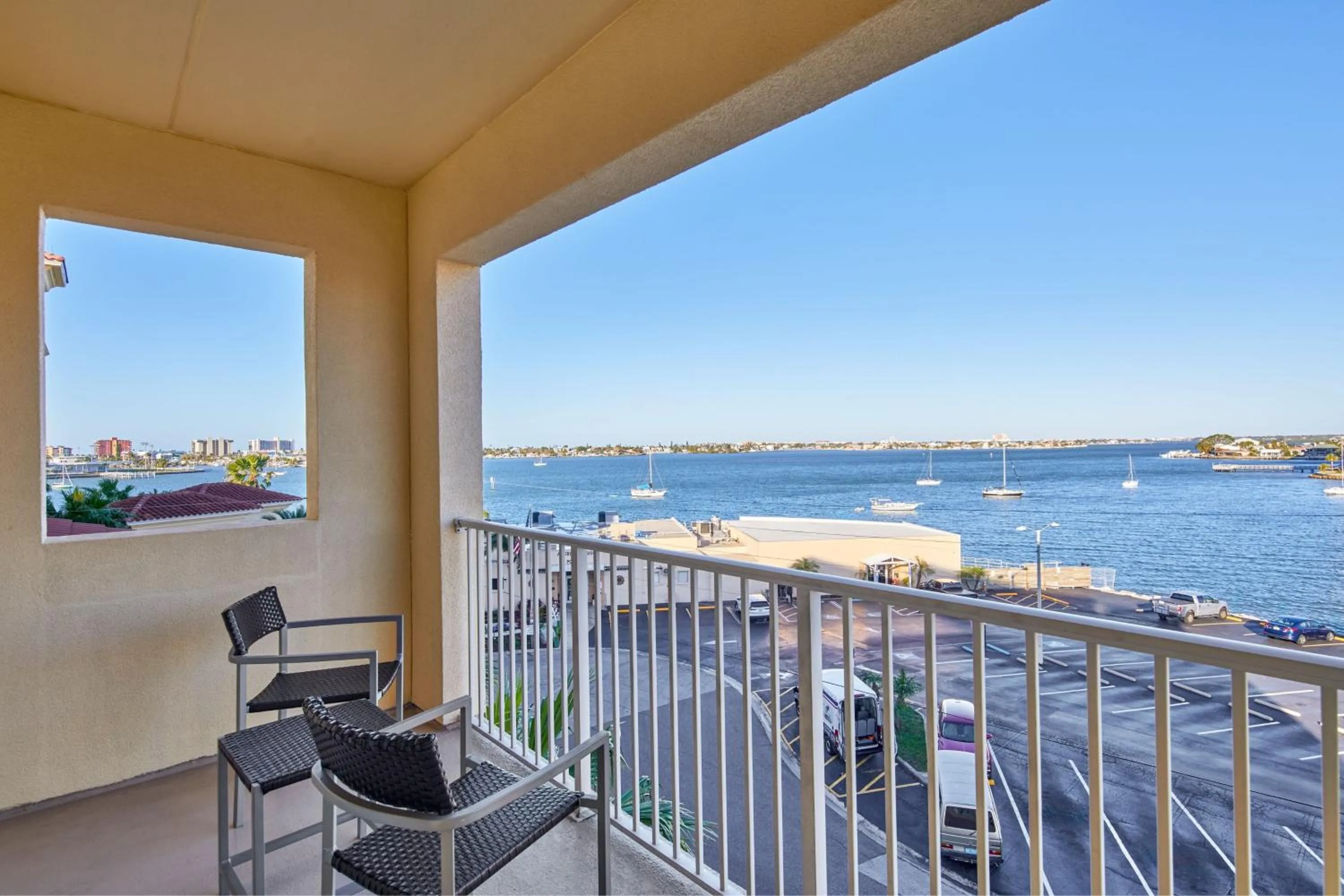 Photo of the whole room in Courtyard by Marriott St. Petersburg Clearwater/Madeira Beach
