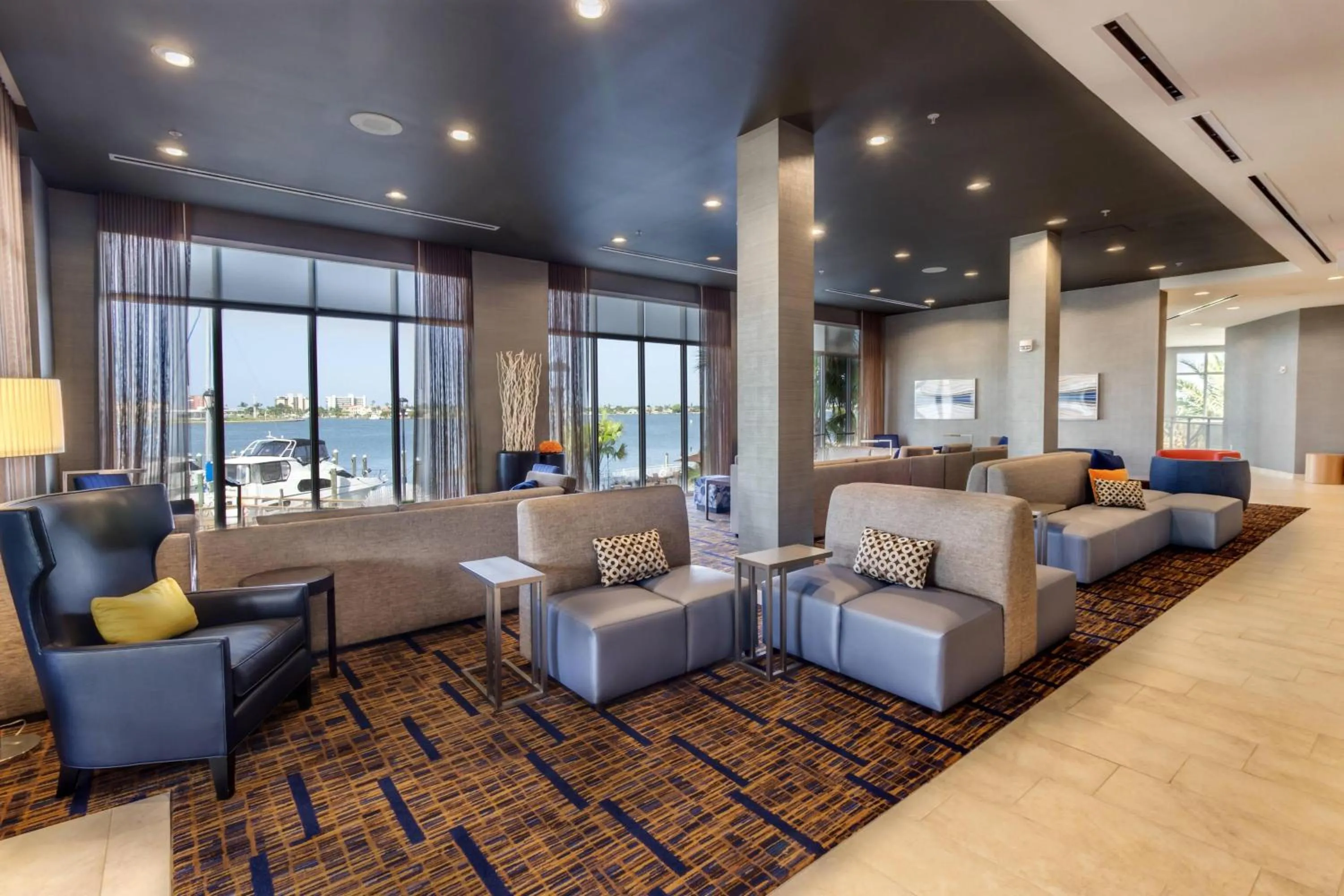 Lobby or reception in Courtyard by Marriott St. Petersburg Clearwater/Madeira Beach