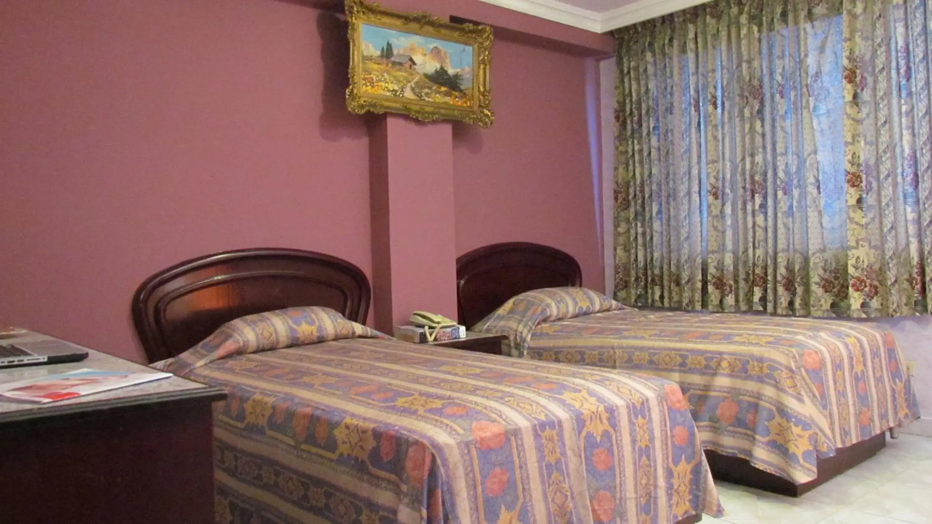 Twin Room in Hotel Lisboa Twin Room in Hotel Lisboa