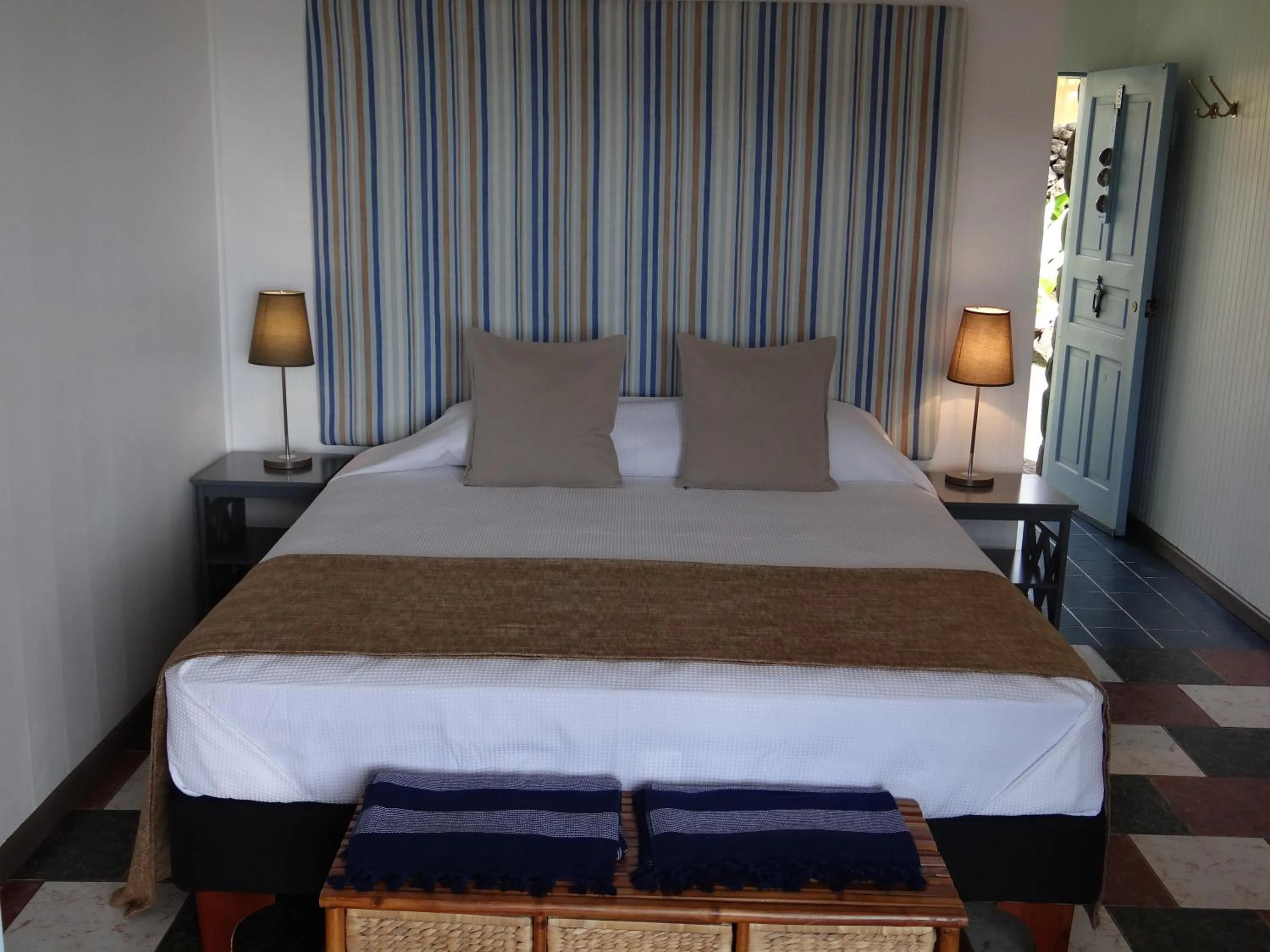 Photo of the whole room, Bed in Hotel Boutique La Perouse