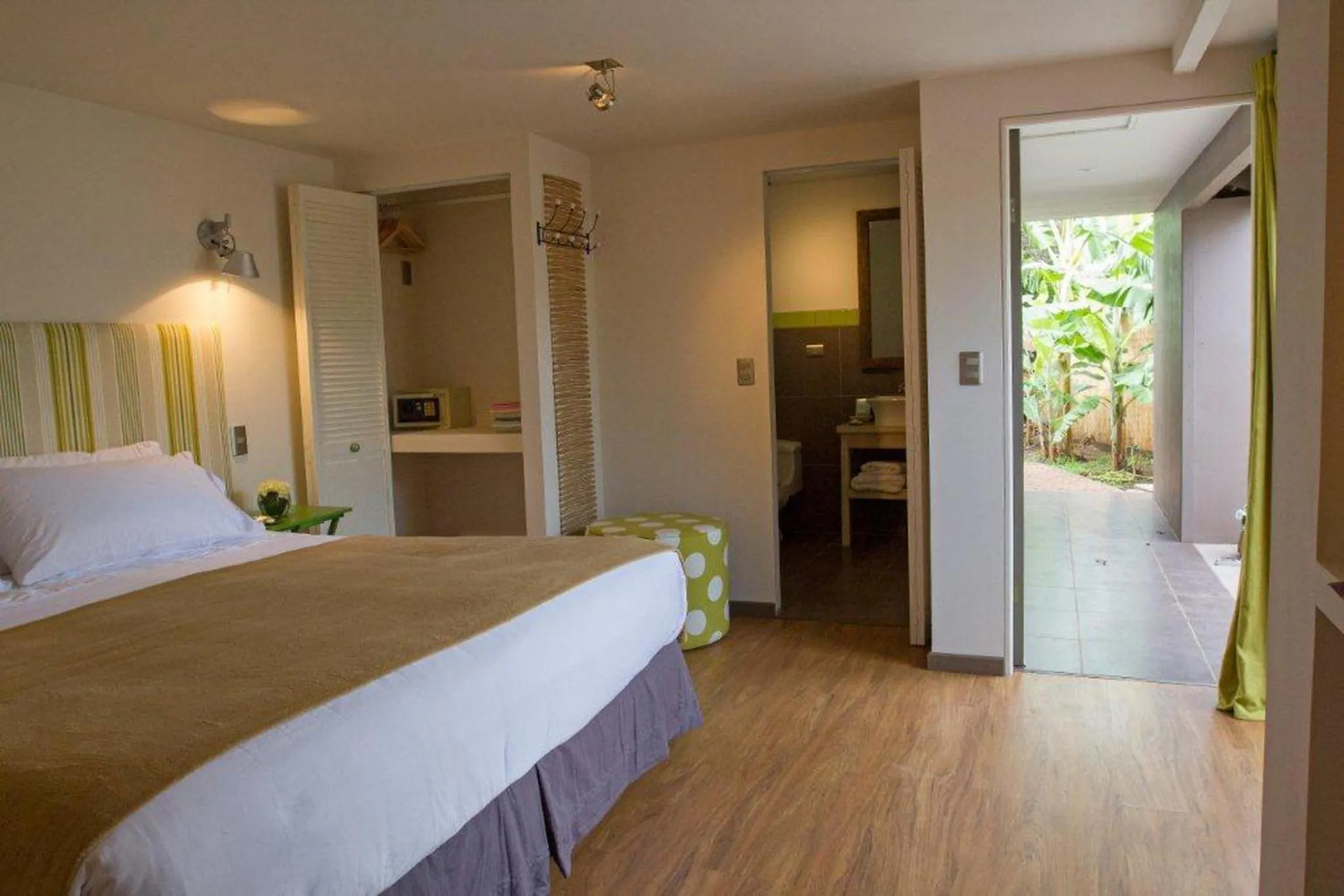 Bedroom, Bed in Hotel Boutique La Perouse