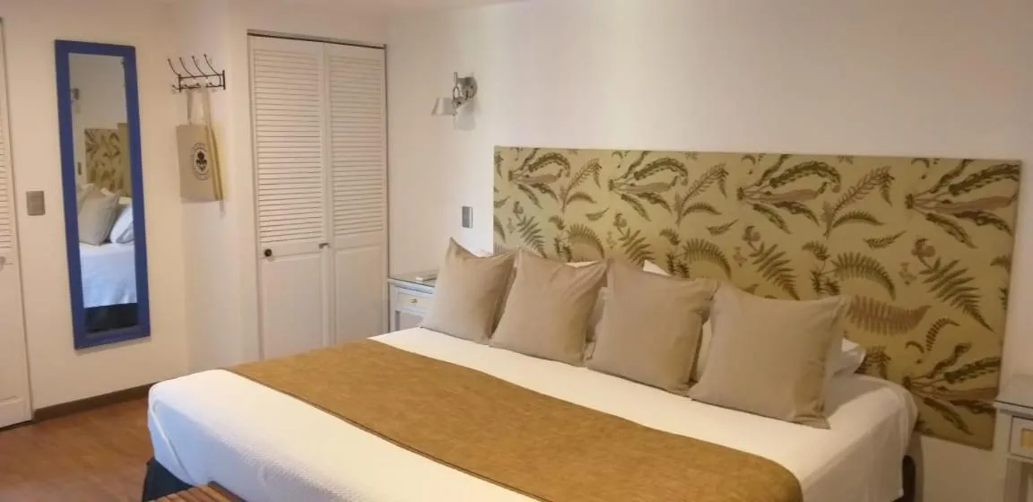Bedroom, Bed in Hotel Boutique La Perouse