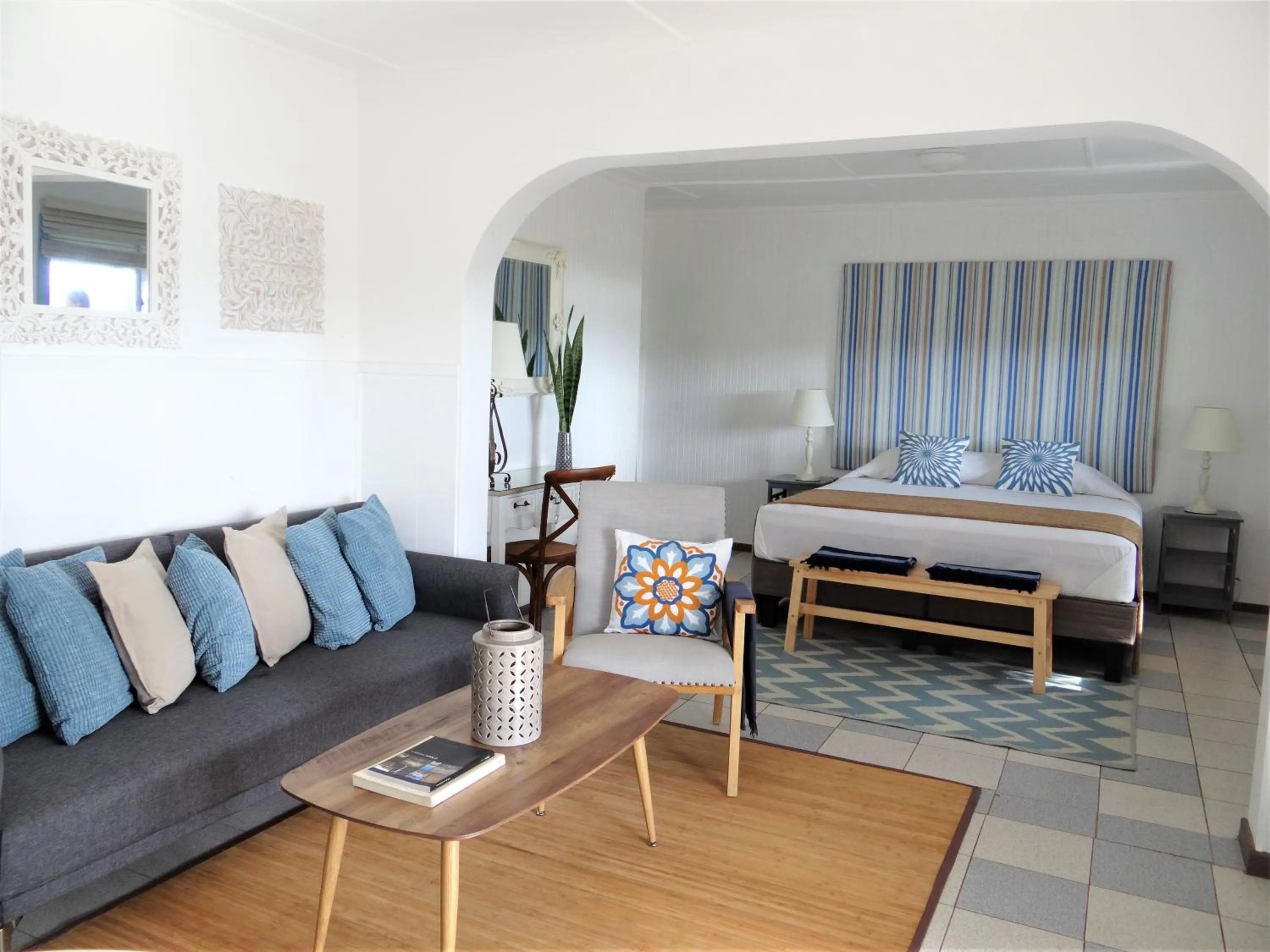 Photo of the whole room, Bed in Hotel Boutique La Perouse