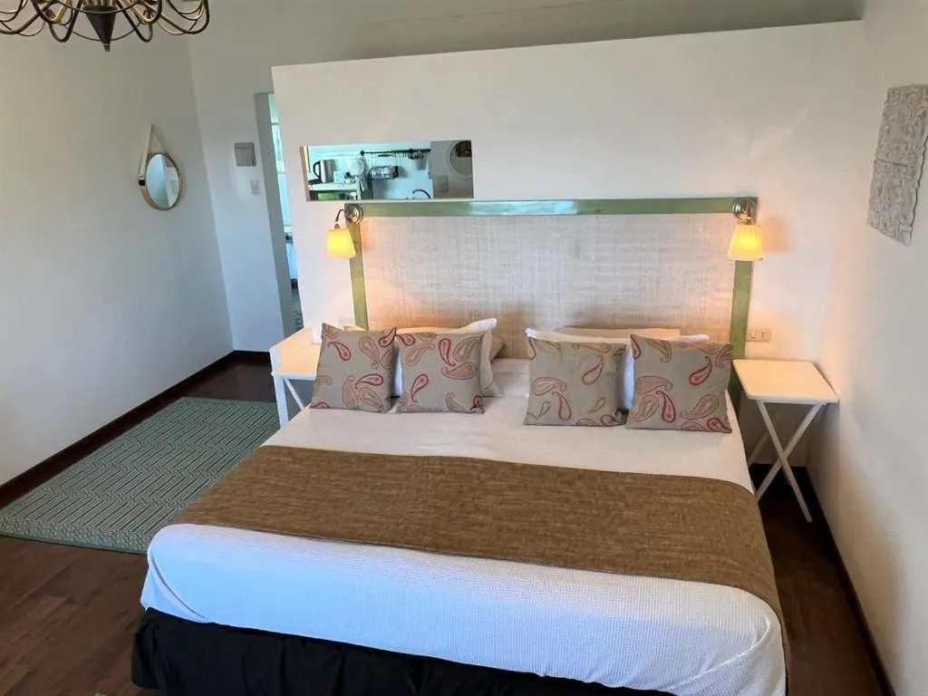 Bedroom, Bed in Hotel Boutique La Perouse