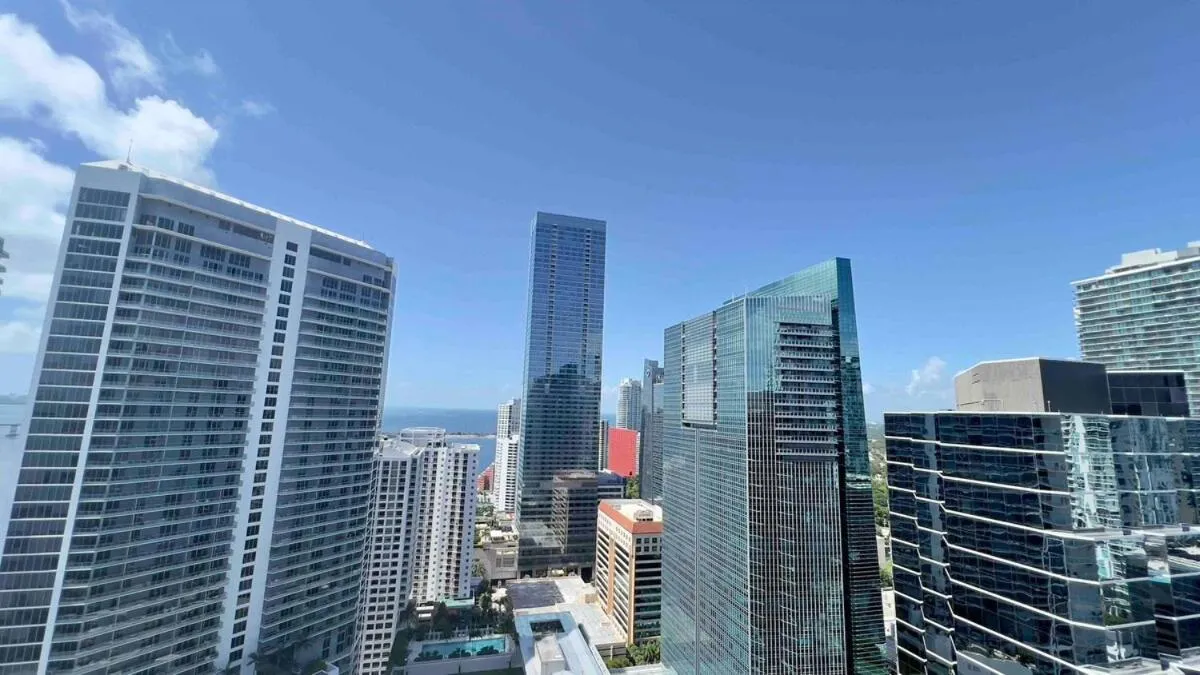 Brickell Center w/City & Bay View + FREE Parking!