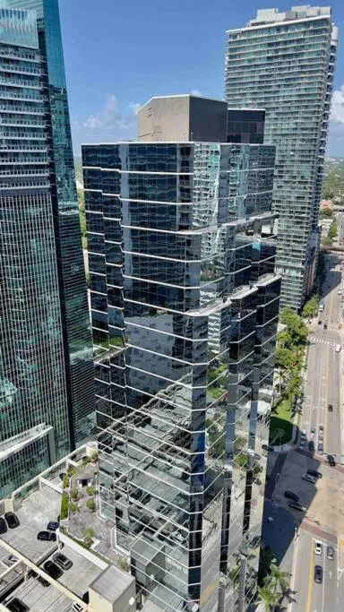 City view in Brickell Center w/City & Bay View + FREE Parking!