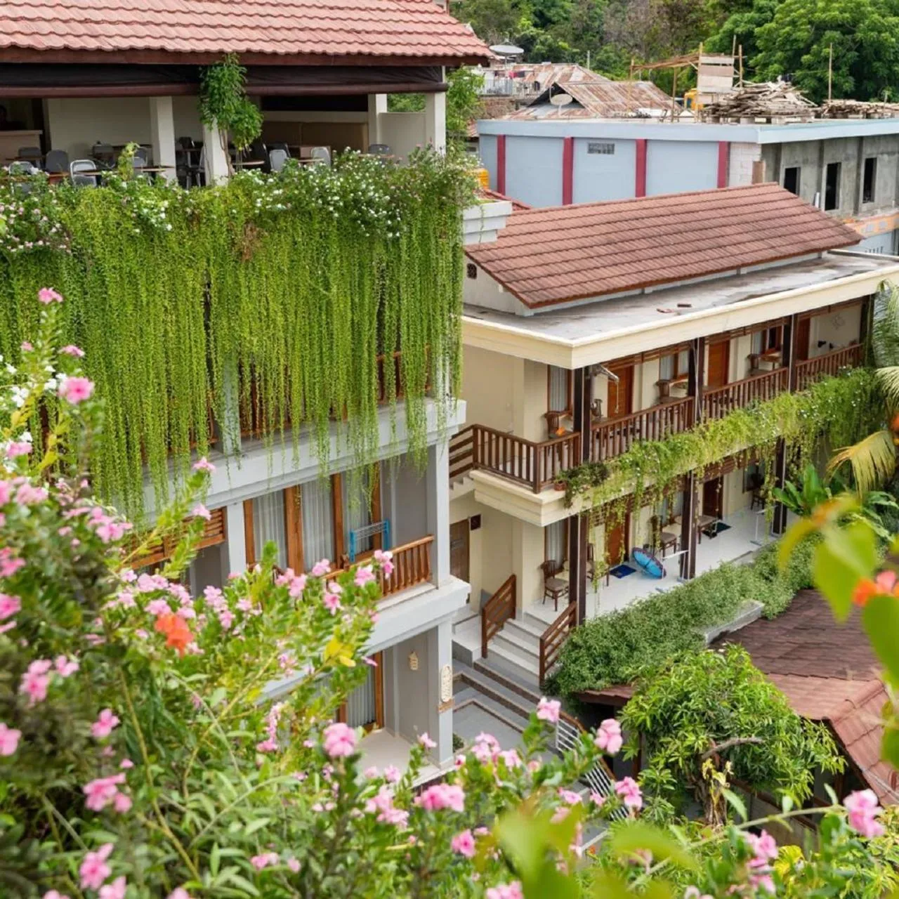 Property building in Komodo Lodge