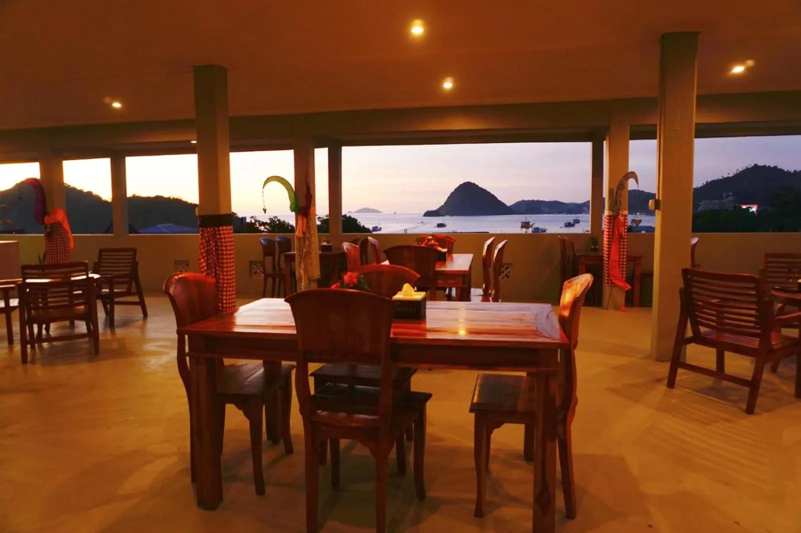 Restaurant/places to eat in Komodo Lodge
