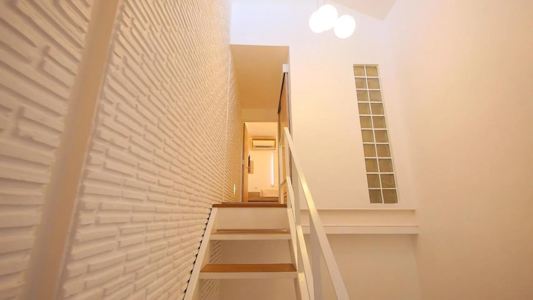 Photo of the whole room in Milano Huahin