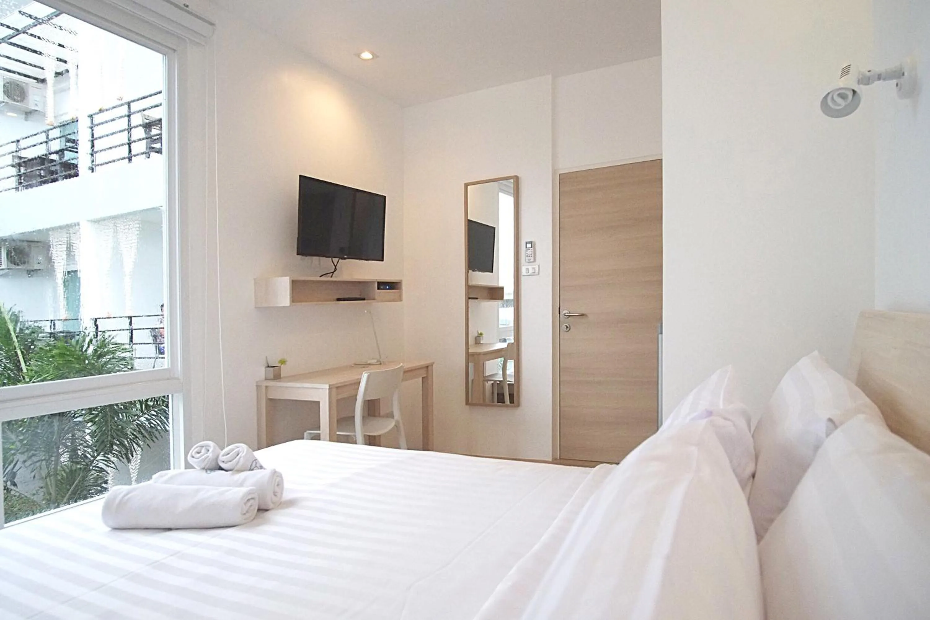 Photo of the whole room, Bed in Milano Huahin