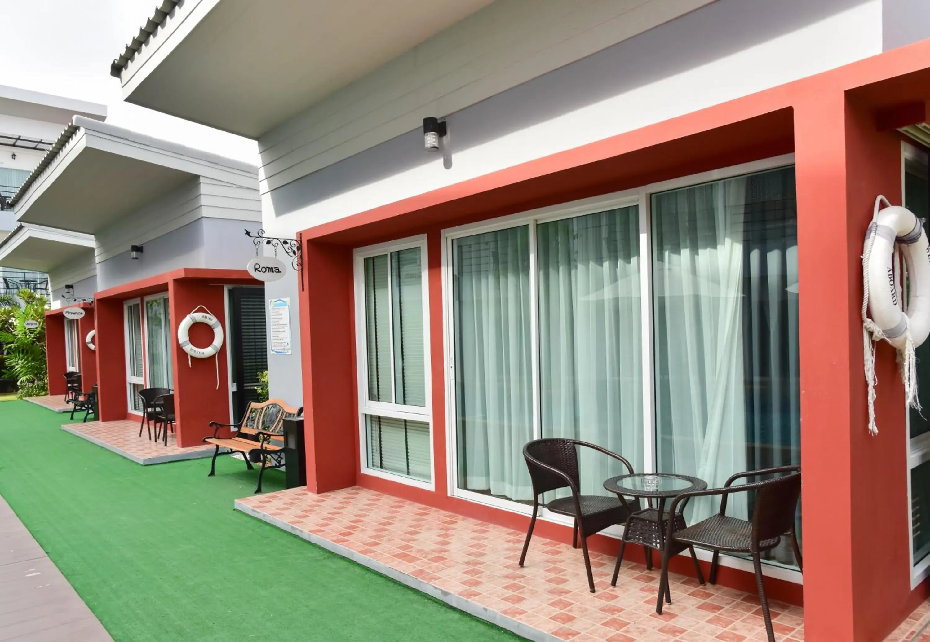 Facade/entrance in Milano Huahin Facade/entrance in Milano Huahin