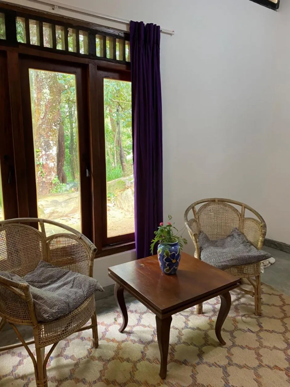 Living room in Jungle Tide