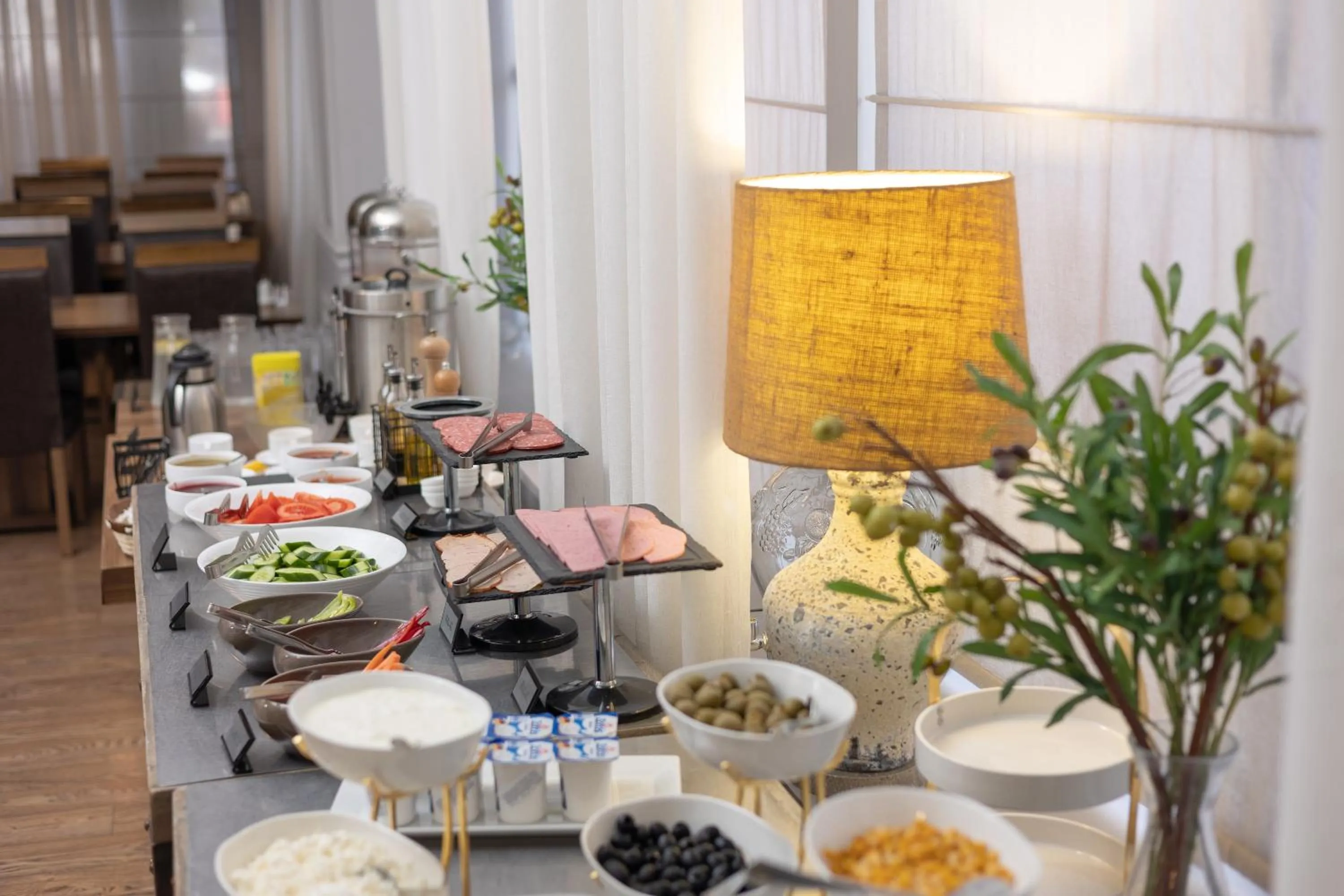 Buffet breakfast in Best Western Tbilisi Art Hotel