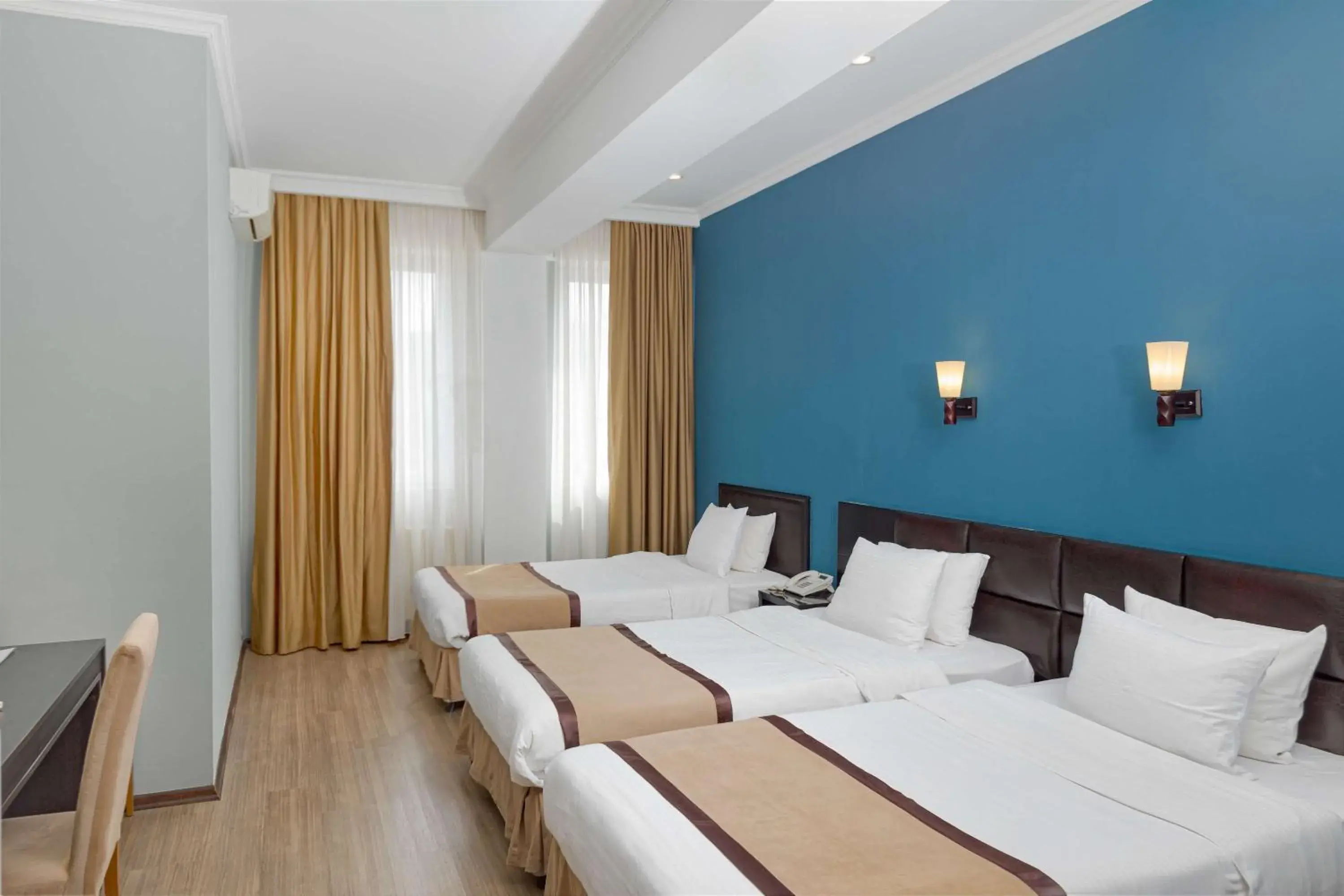 Standard Triple Room with Three Single Beds in Best Western Tbilisi Art Hotel Standard Triple Room with Three Single Beds in Best Western Tbilisi Art Hotel