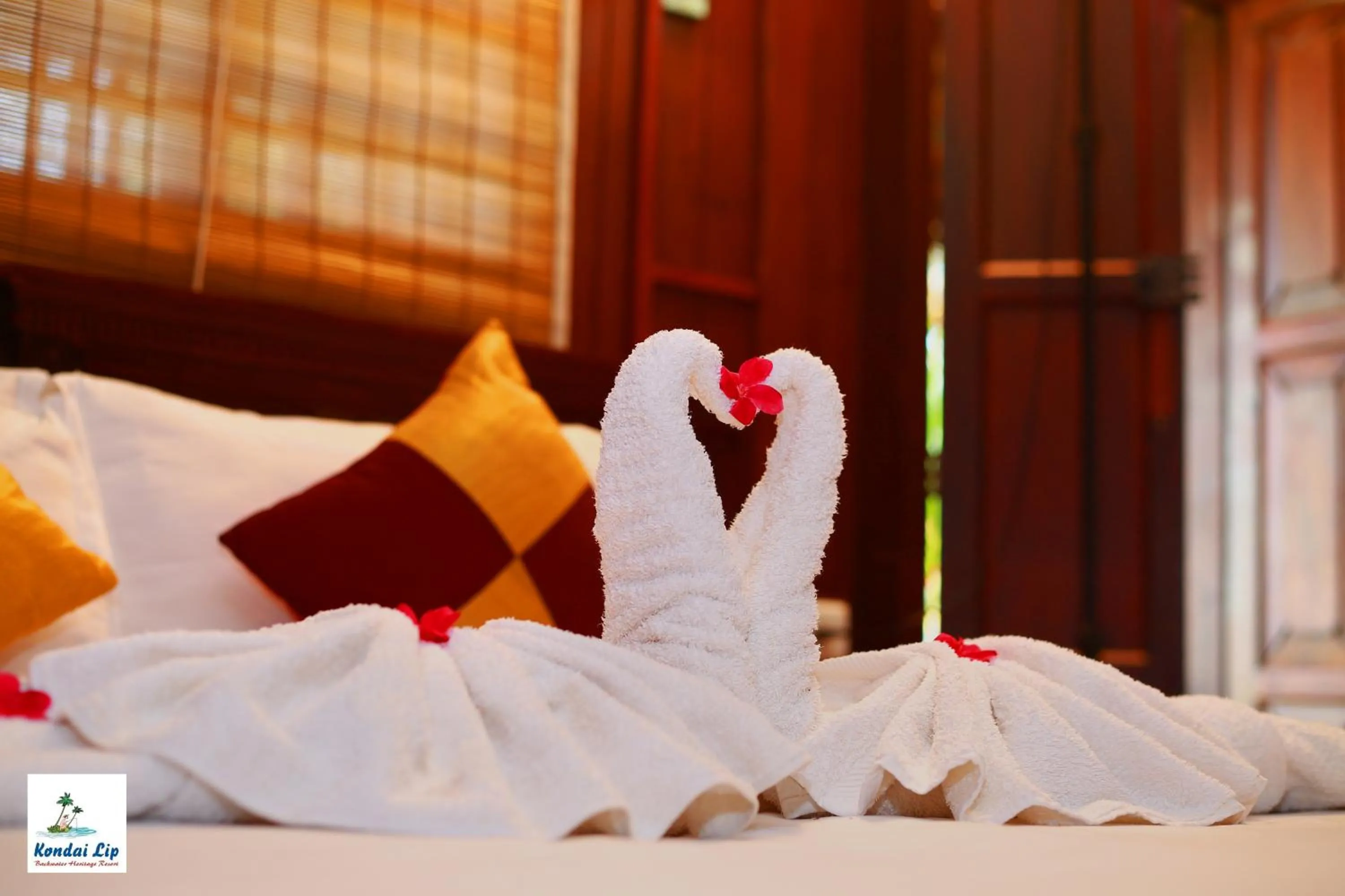 Bed in Kondai Lip Backwater Heritage Resort