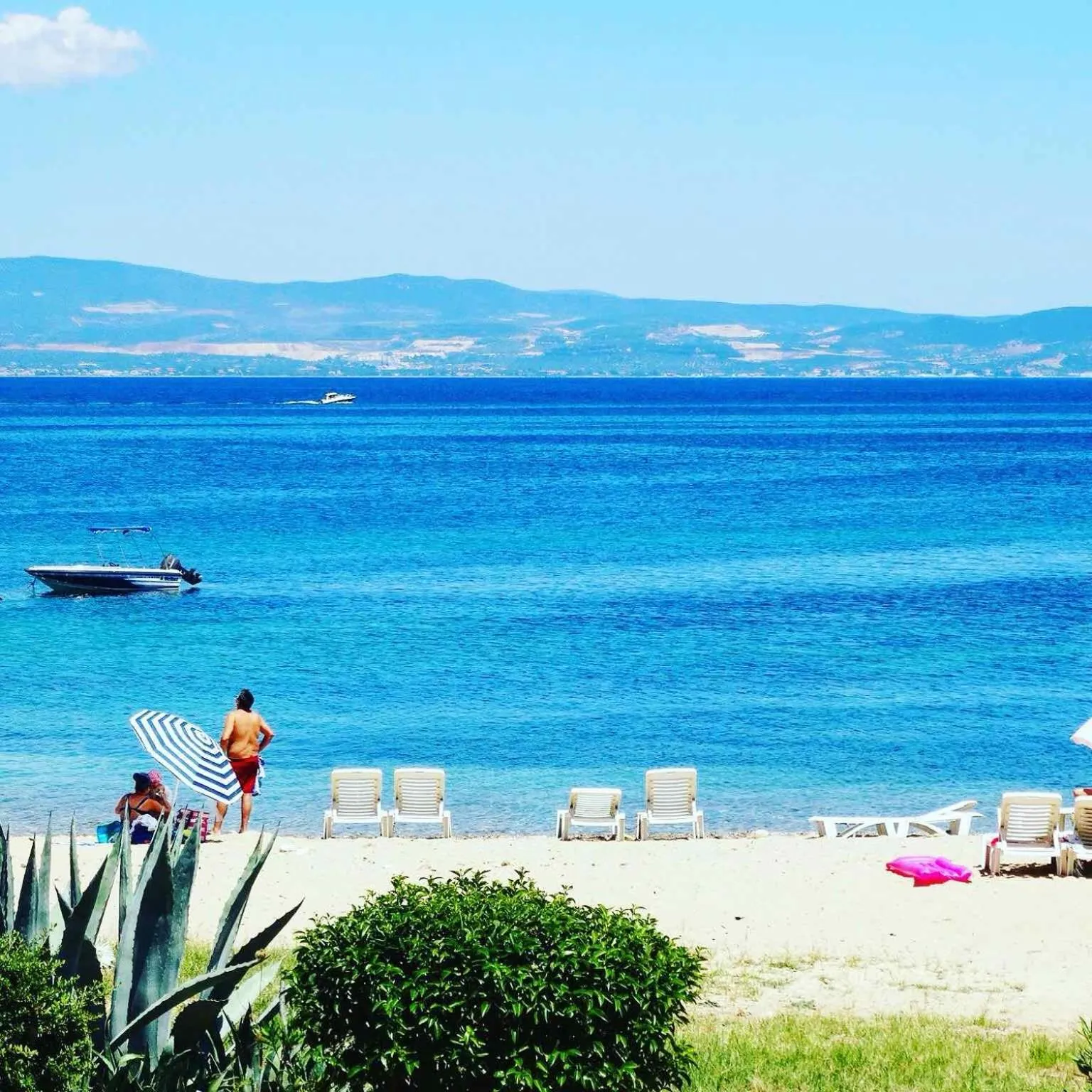 Beach in Argo Apartments