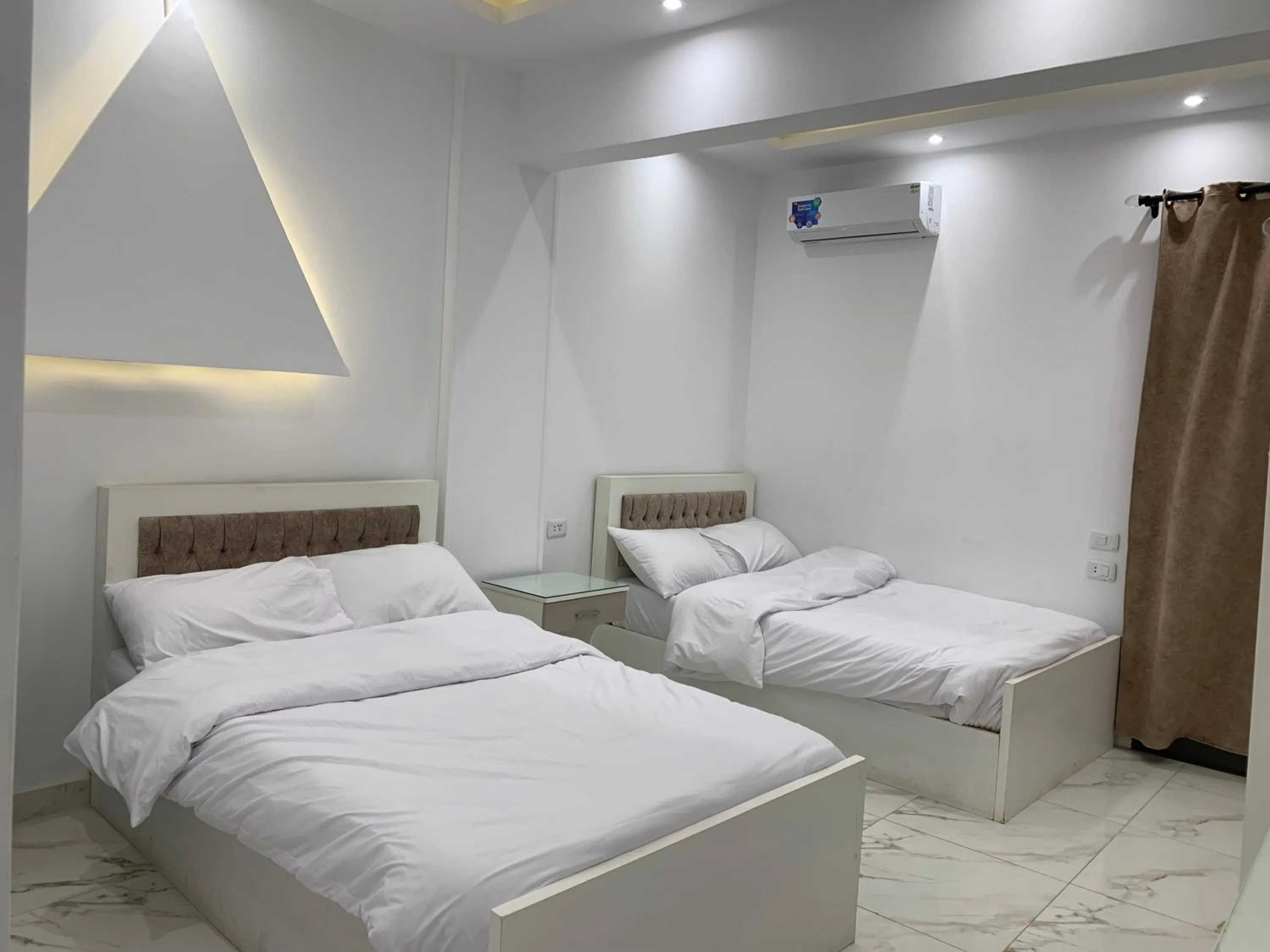 Bed in PR Family pyramids inn