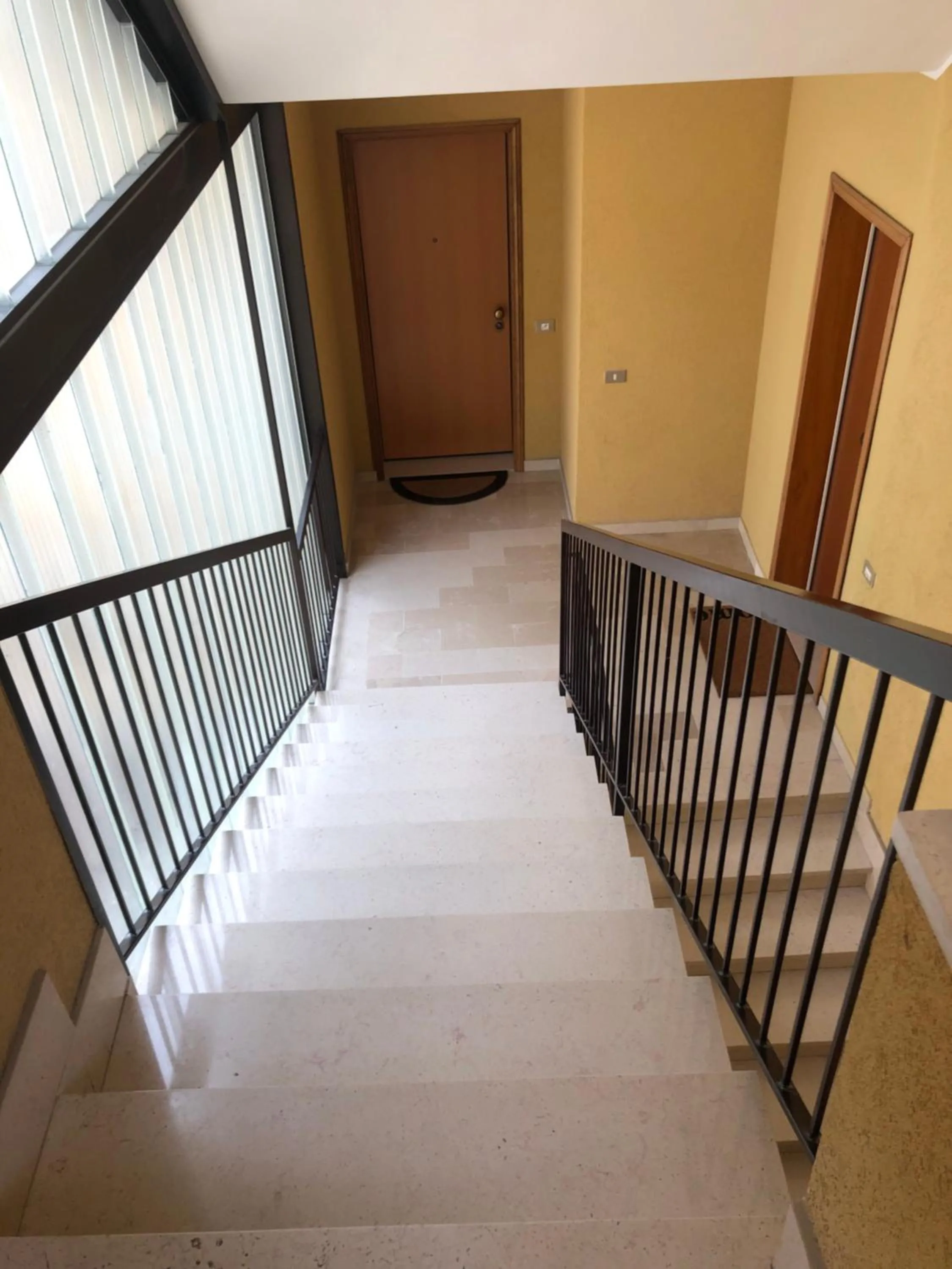 Facade/entrance in Eco del Silenzio
