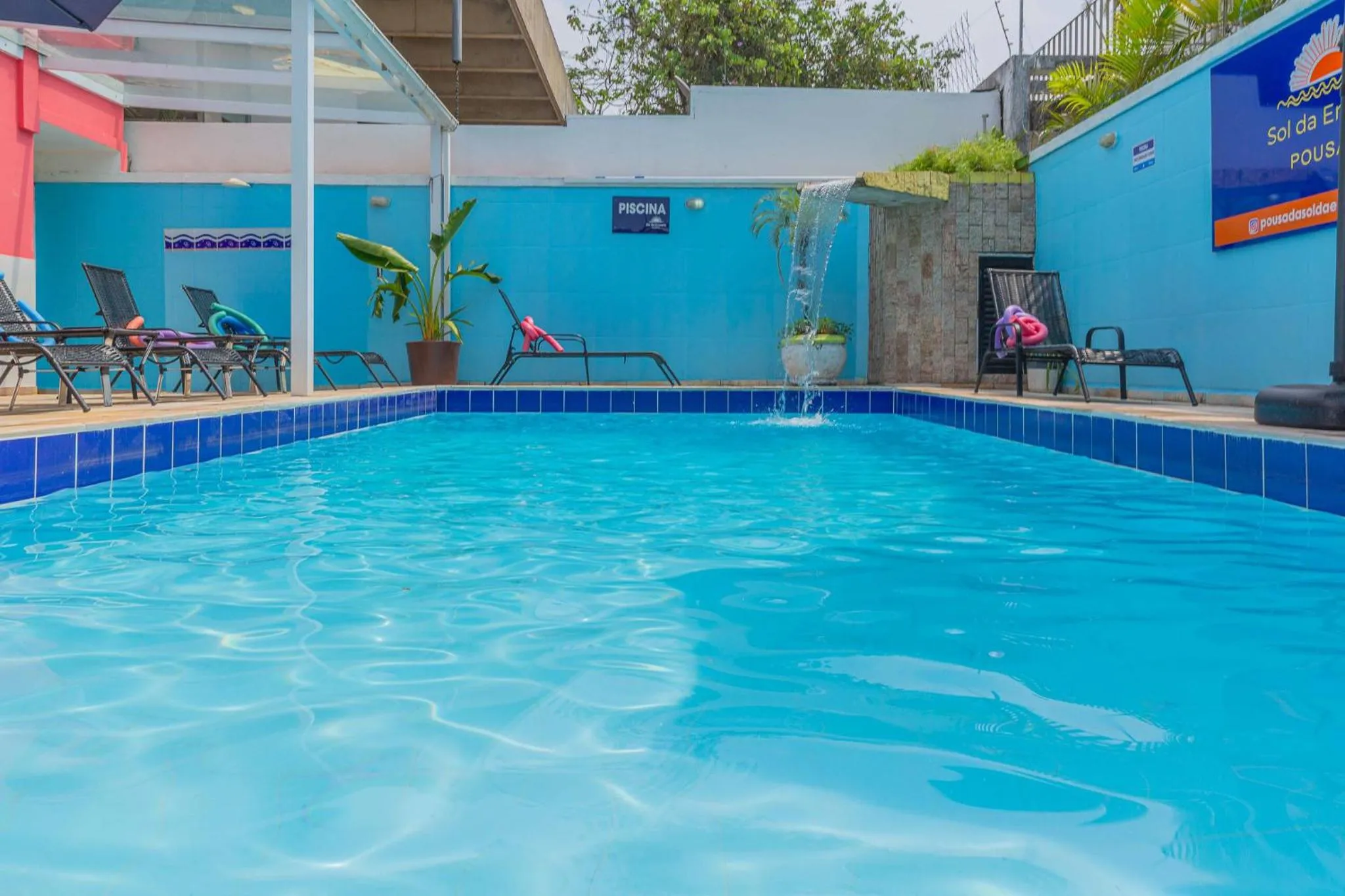 Pool view in Pousada Sol da Enseada Guarujá Inn - Piscina Aquecida