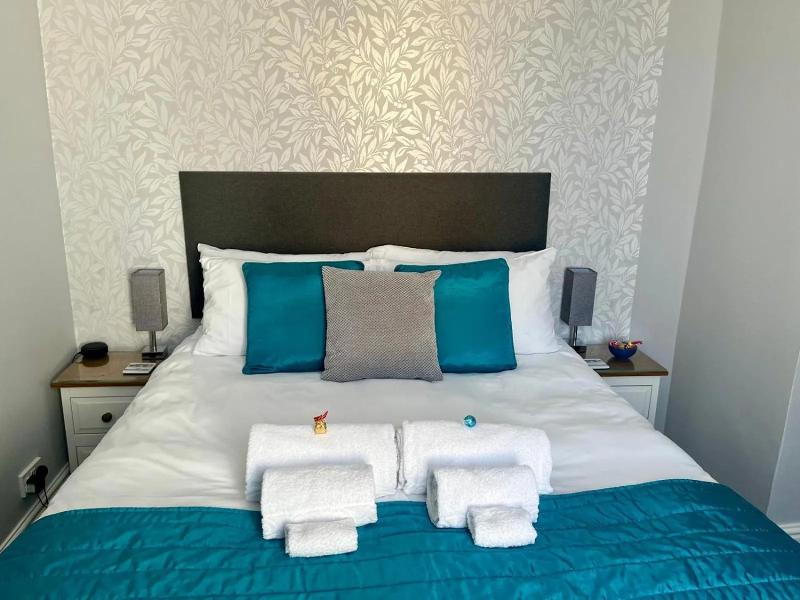 King Room - single occupancy in Bentley Lodge