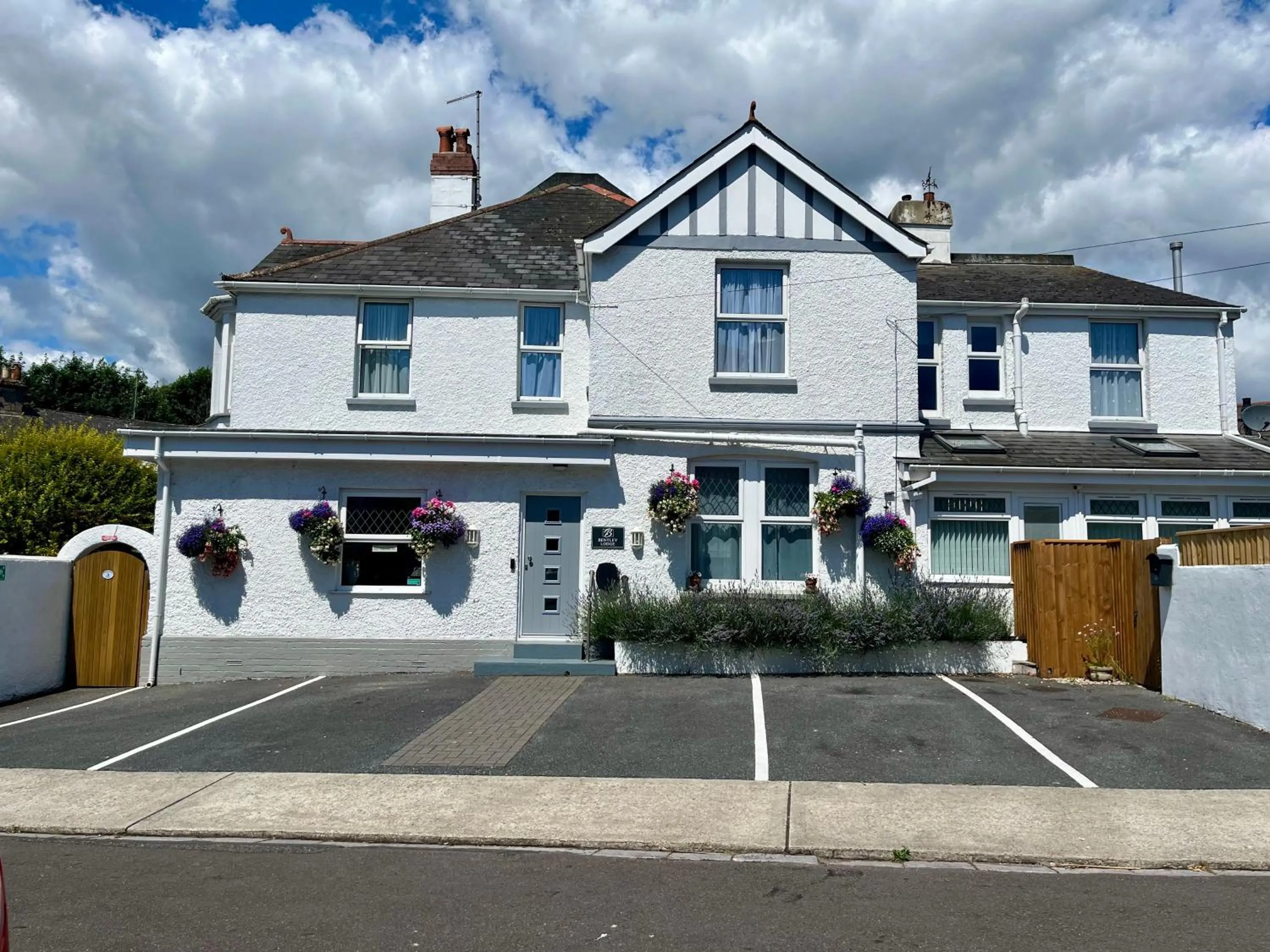 Bentley Lodge