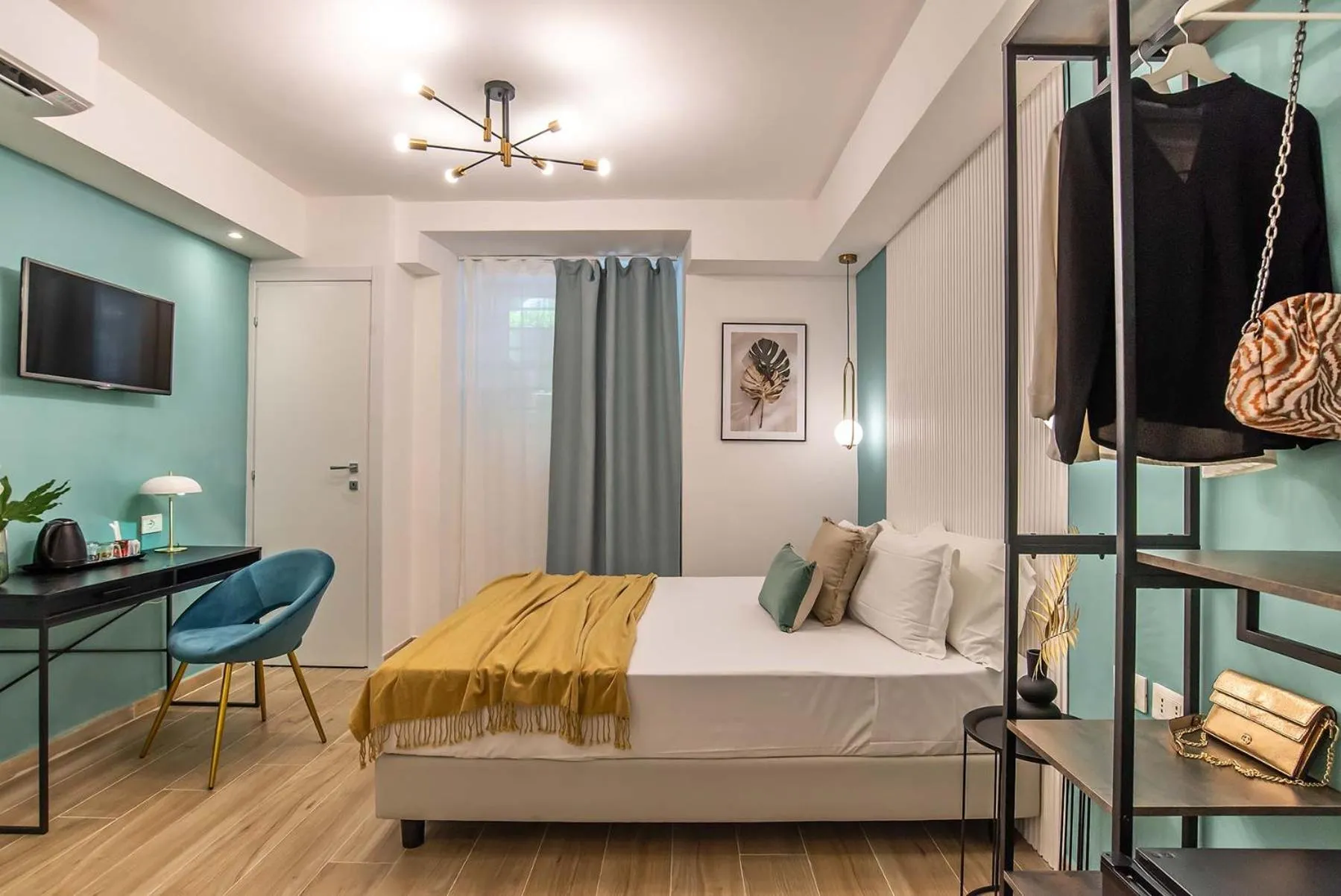 Photo of the whole room, Bed in 94Rooms Vatican Guest House - Vigliena