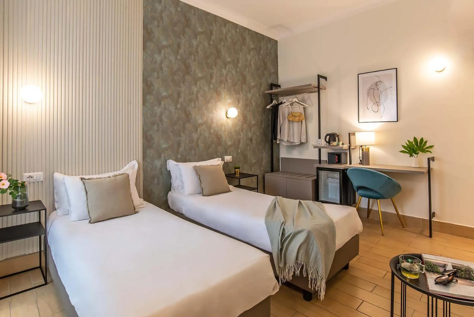 Photo of the whole room, Bed in 94Rooms Vatican Guest House - Vigliena