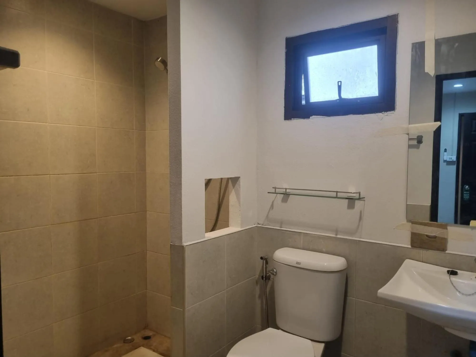 Shower in New Breakers Hotel Rawai