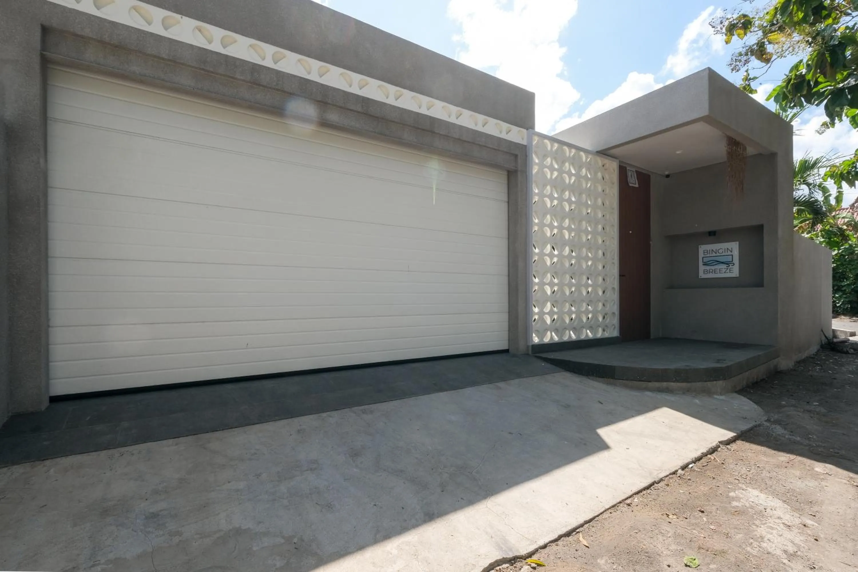 Property building in Bingin Breeze