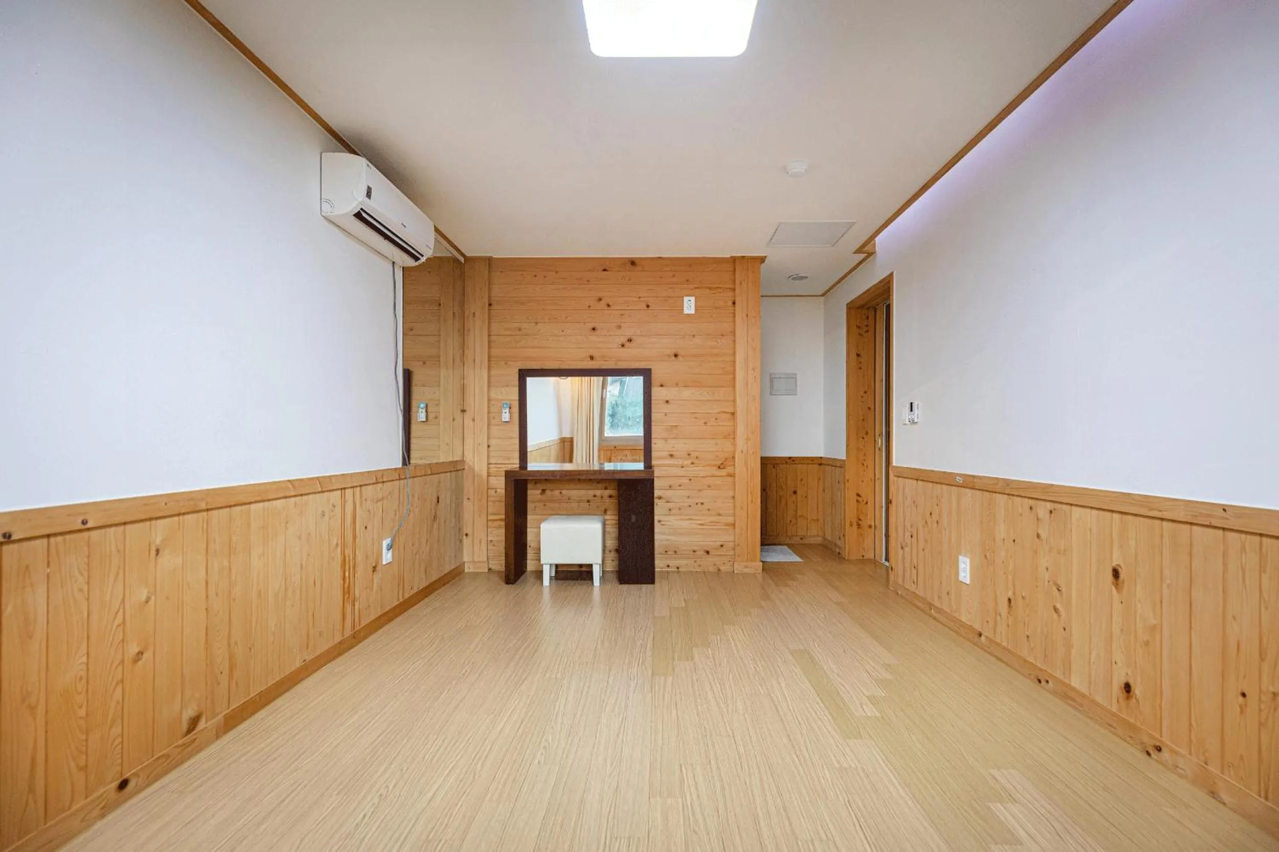 Photo of the whole room in The Bay Jeju Resort