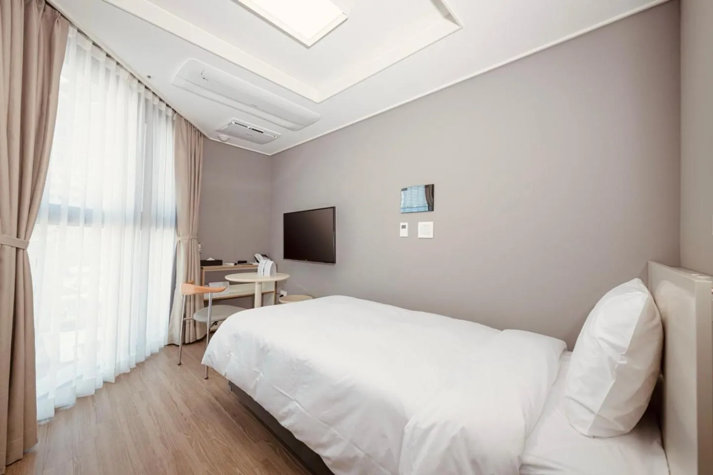 Bed in Sollago Myeongdong Hotel & Residence