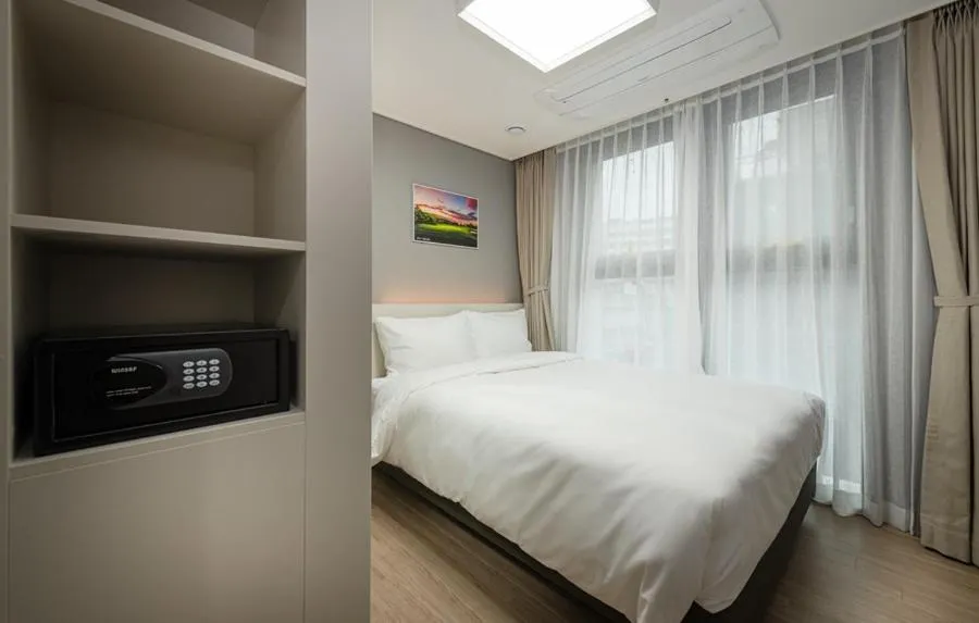 Bed in Sollago Myeongdong Hotel & Residence