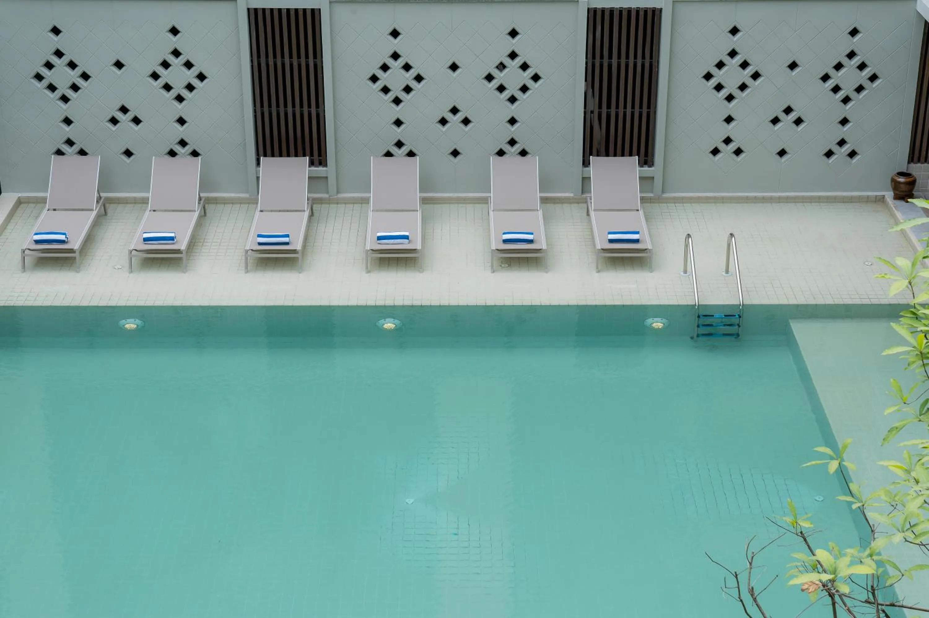 Swimming pool in Pranakorn Heritage Hotel